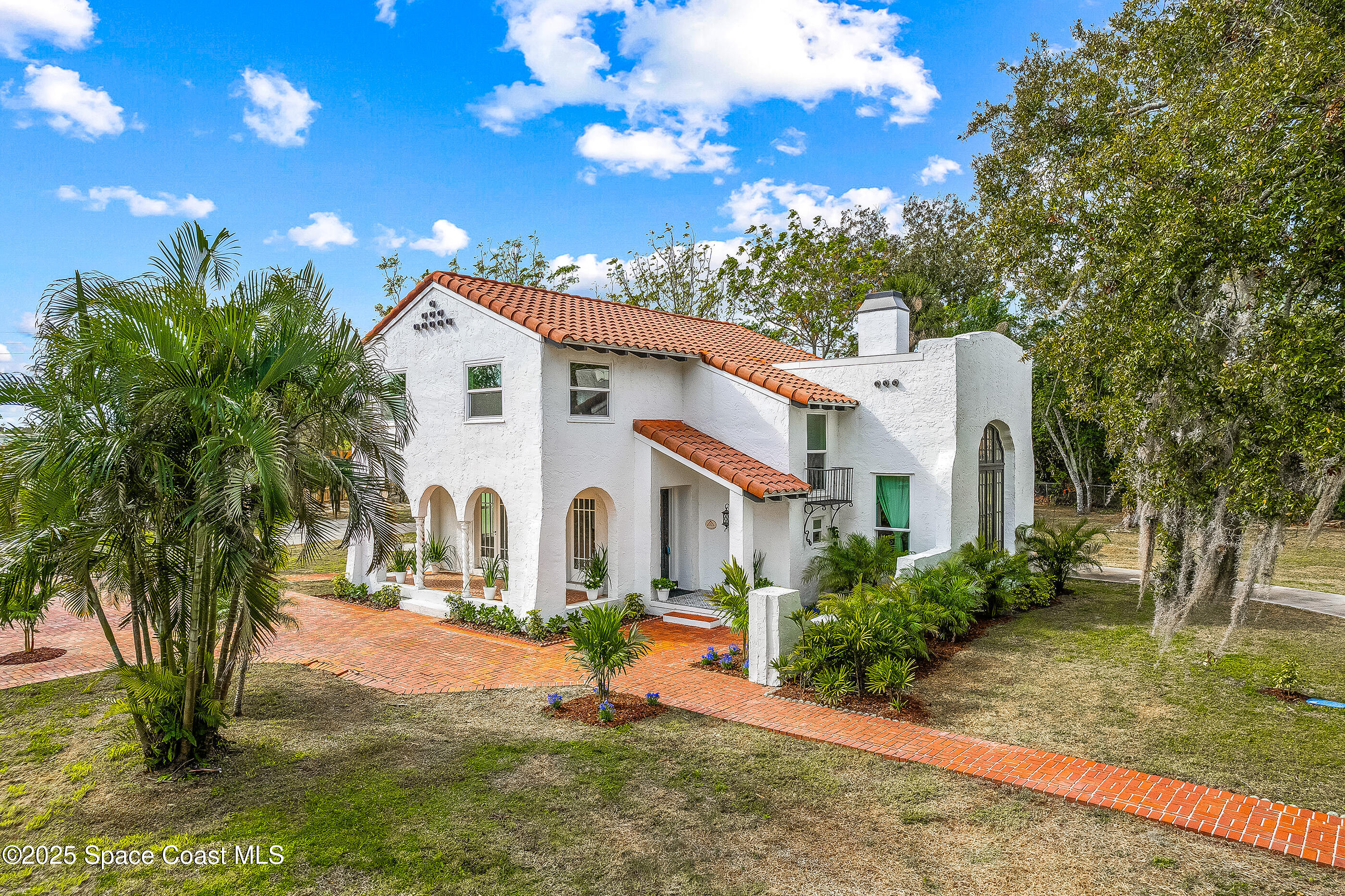 121 Circle Drive