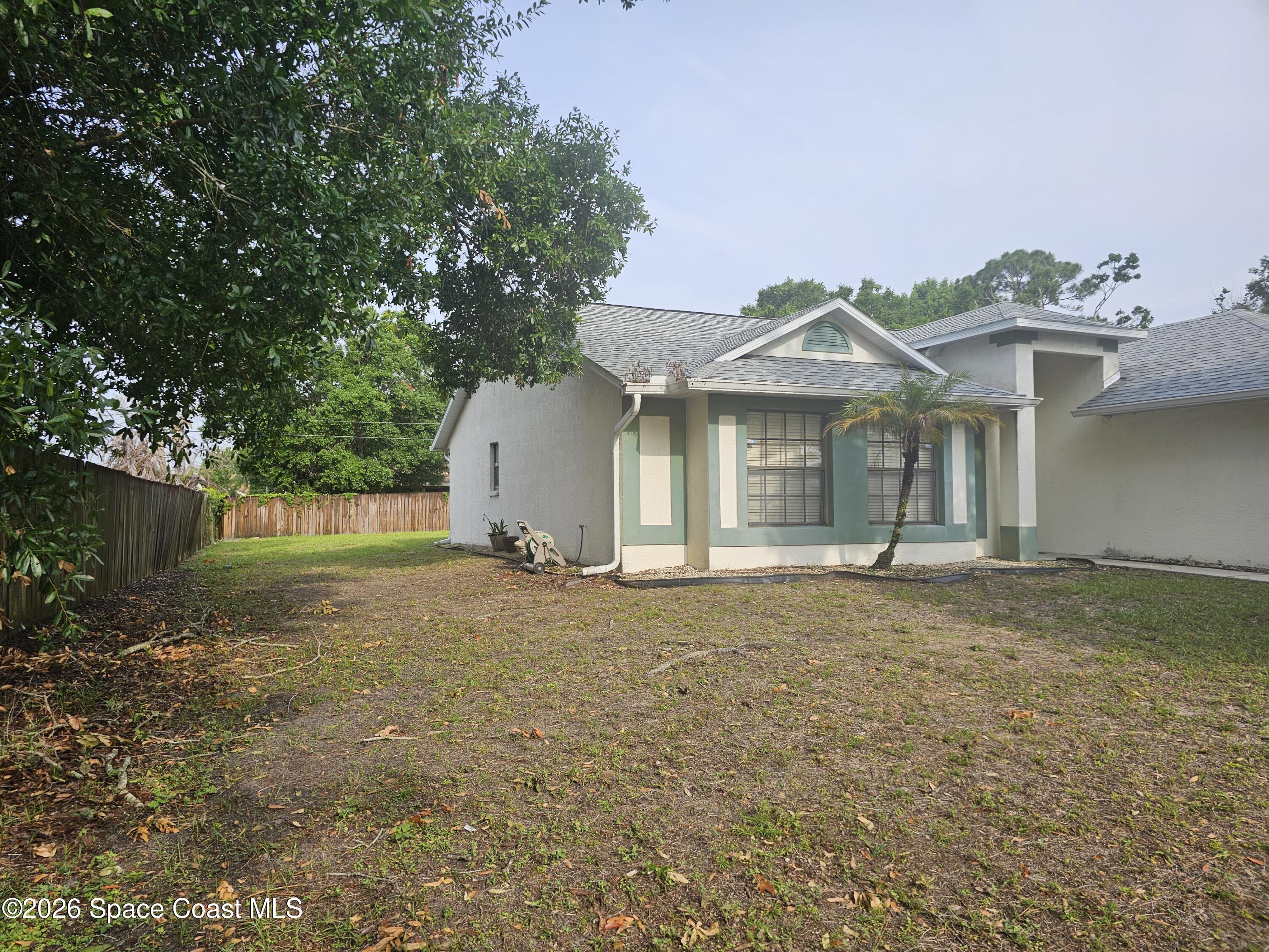 226 Pigeon Avenue NE