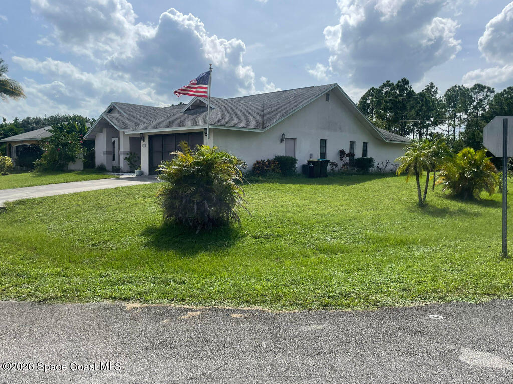 1096 Alpine Avenue NW