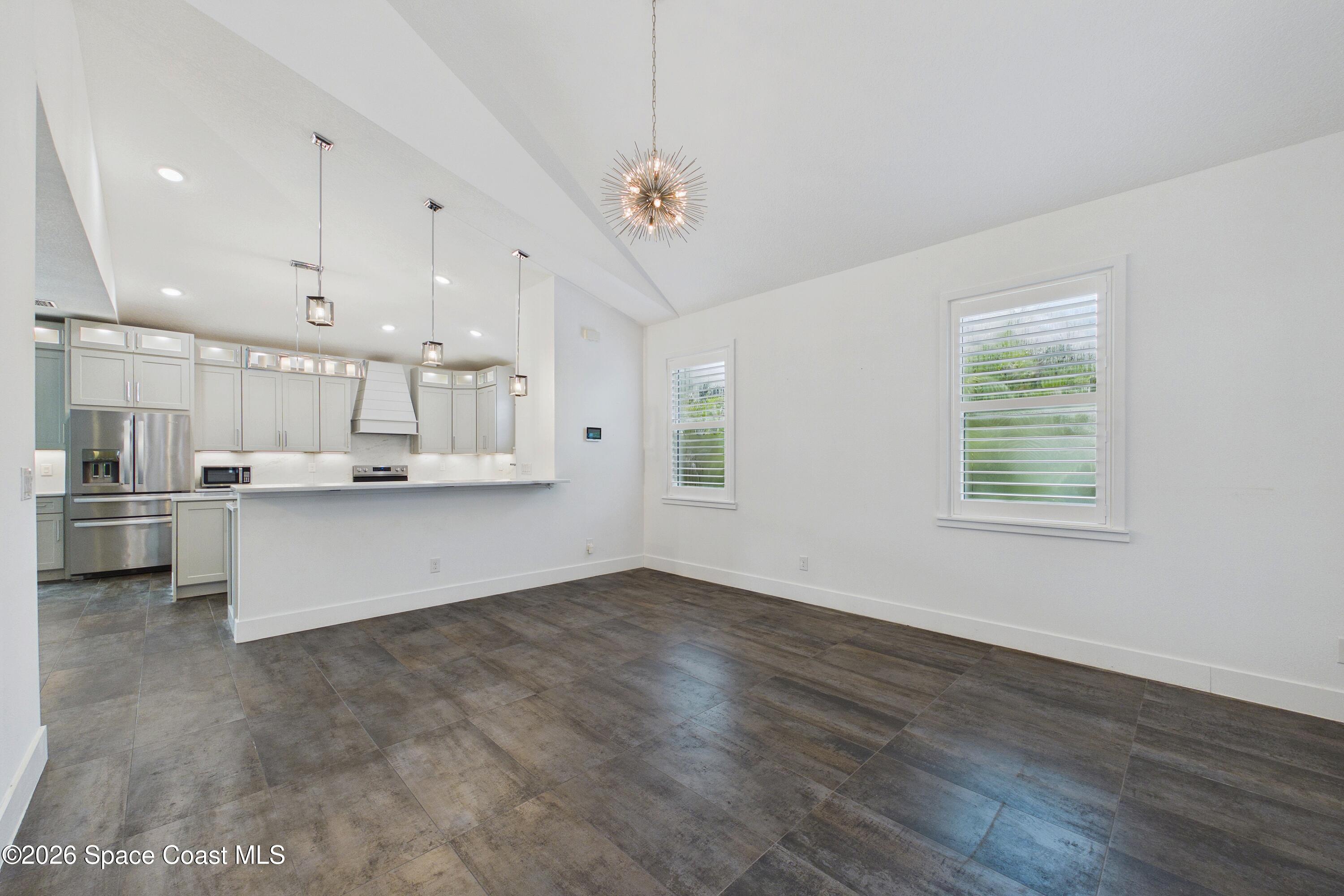 2094 Hyde Parkway