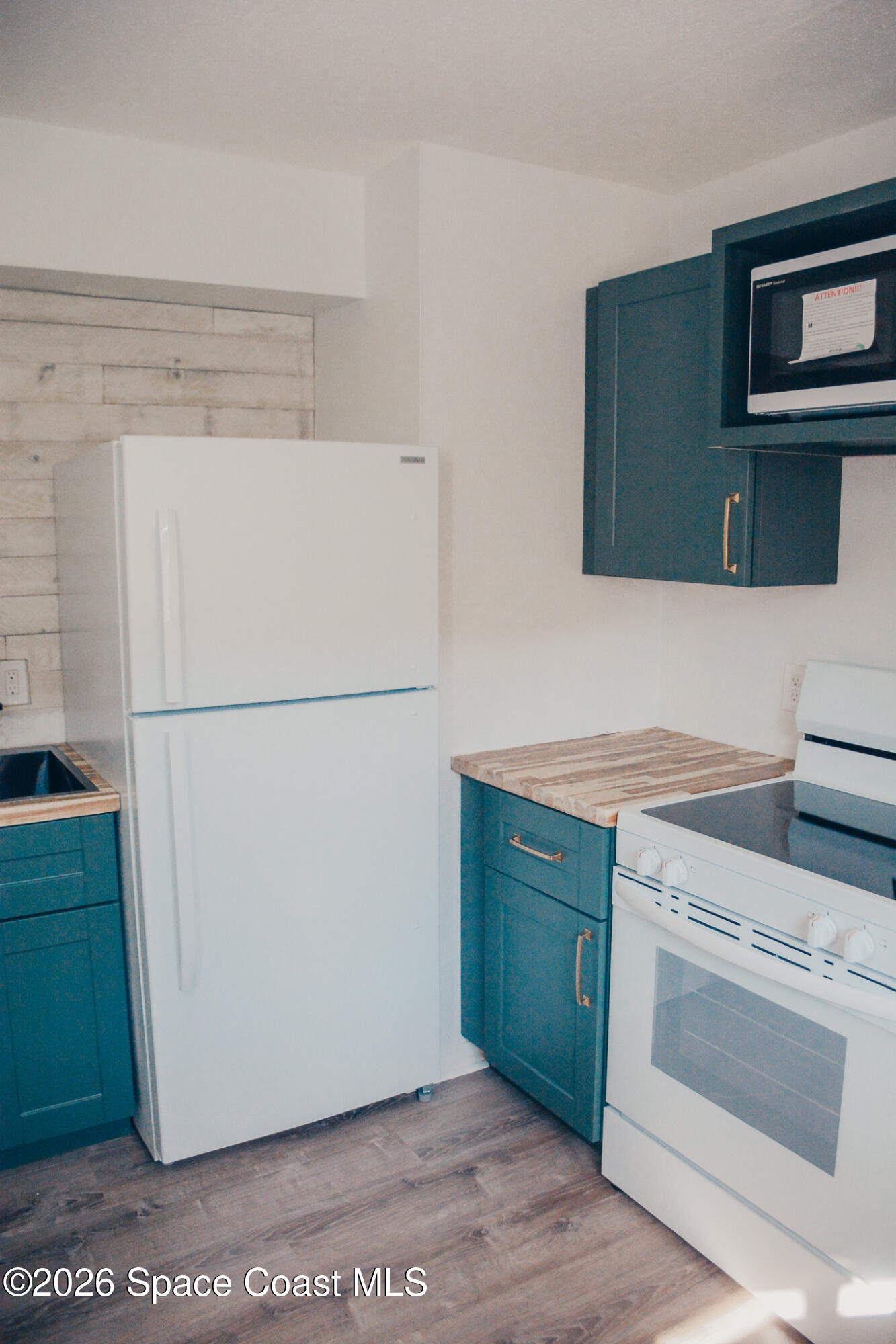 211 Circle Drive 27c