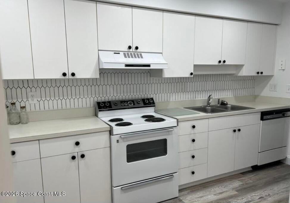 416 School Road 211