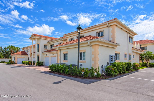 520 7TH SQ APT 202, VERO BEACH, FL 32962 - Image 751e7e23e25ecc5b00488b45c2a53c37/2015601931