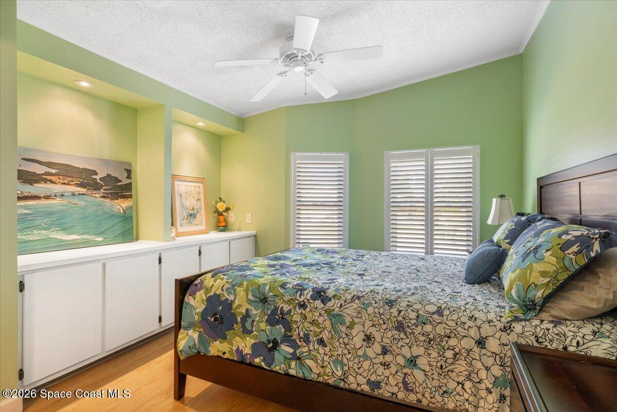 925 Evergreen Street