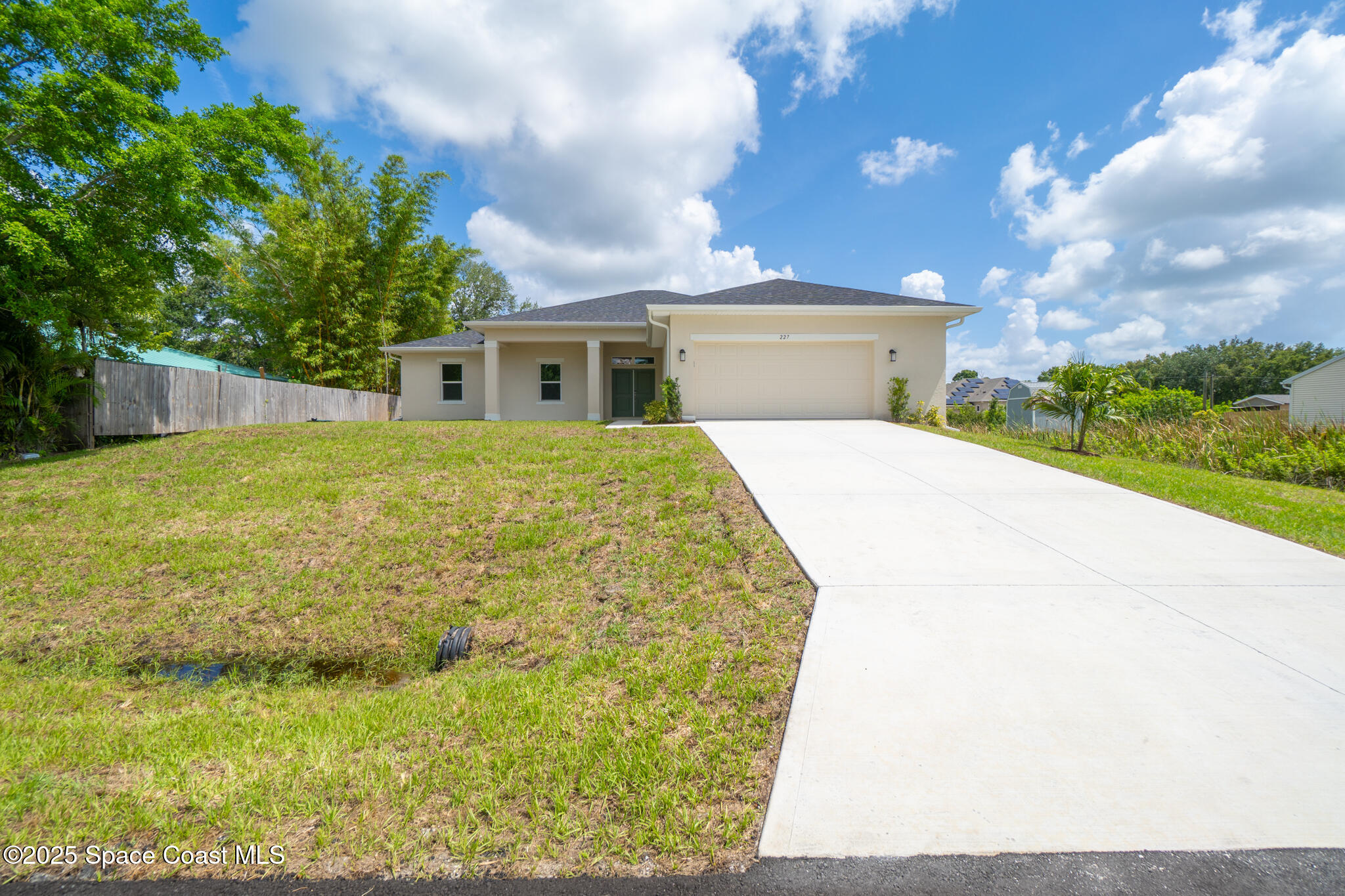 227 Krefeld Road NW