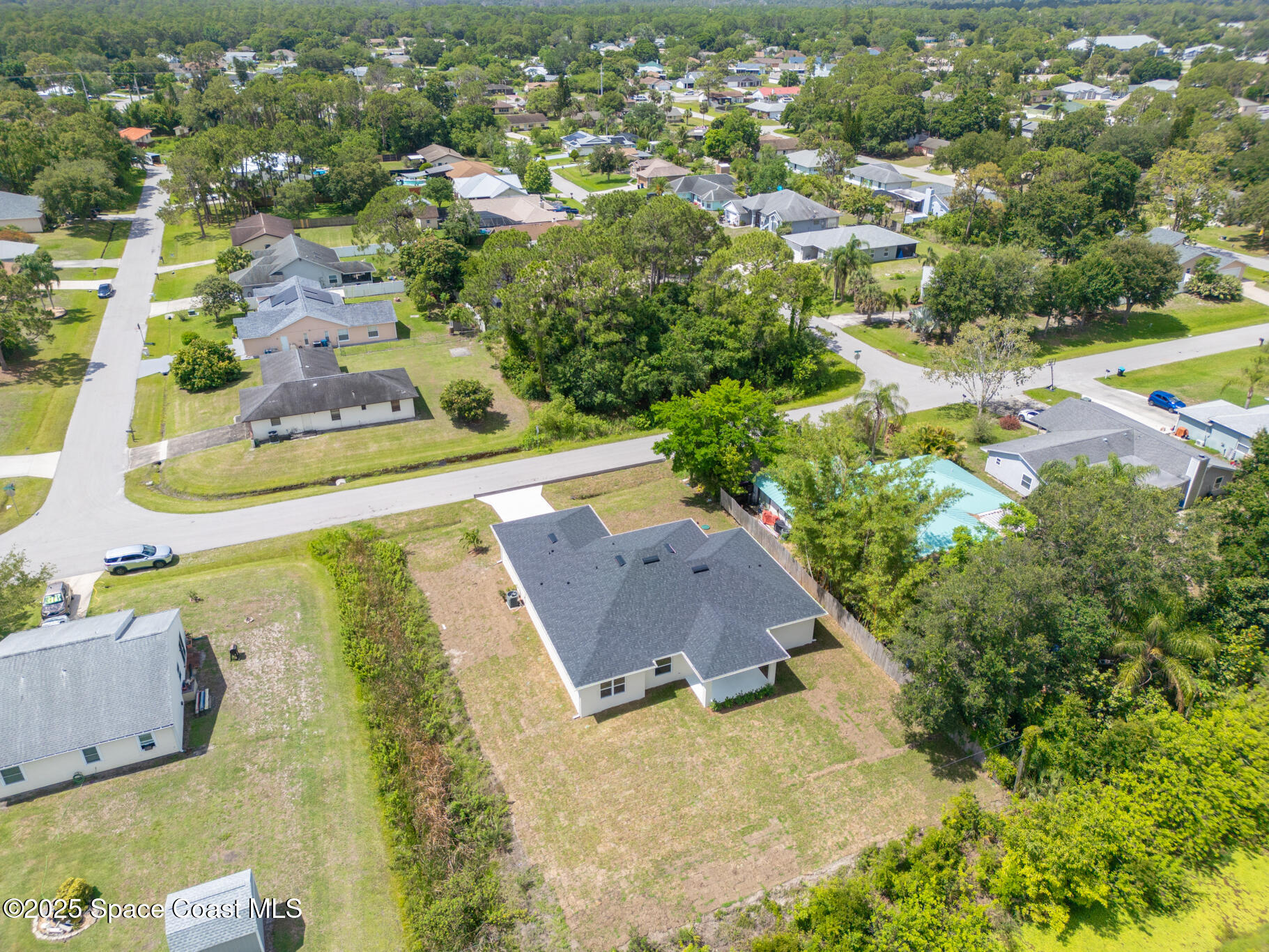 227 Krefeld Road NW