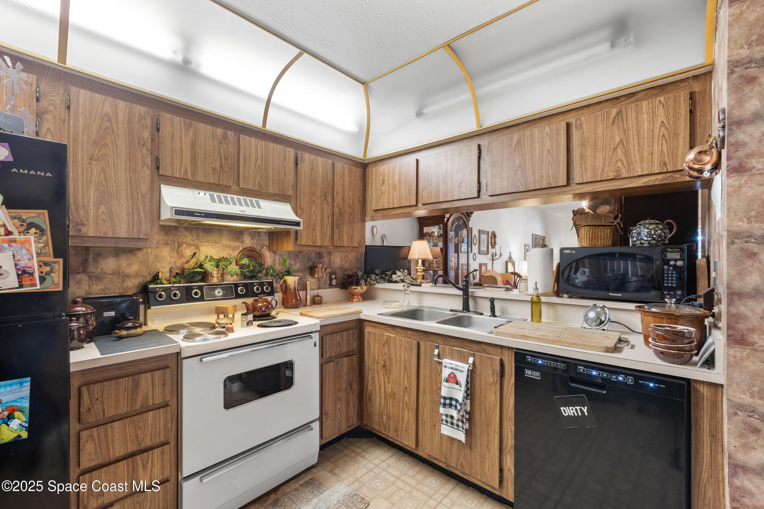 313 La Paloma Lane