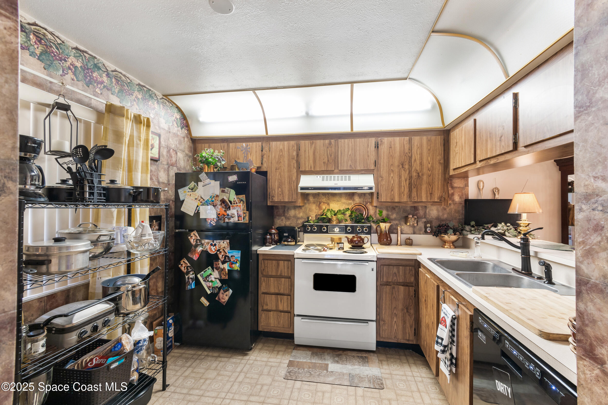313 La Paloma Lane