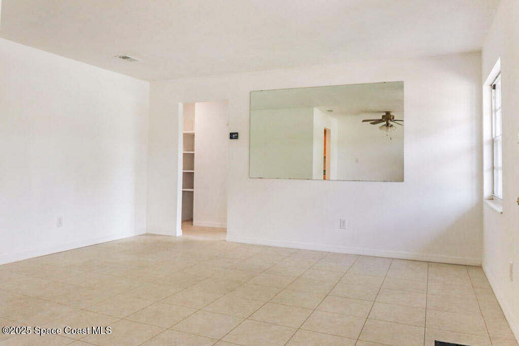 975 Kings Post Road