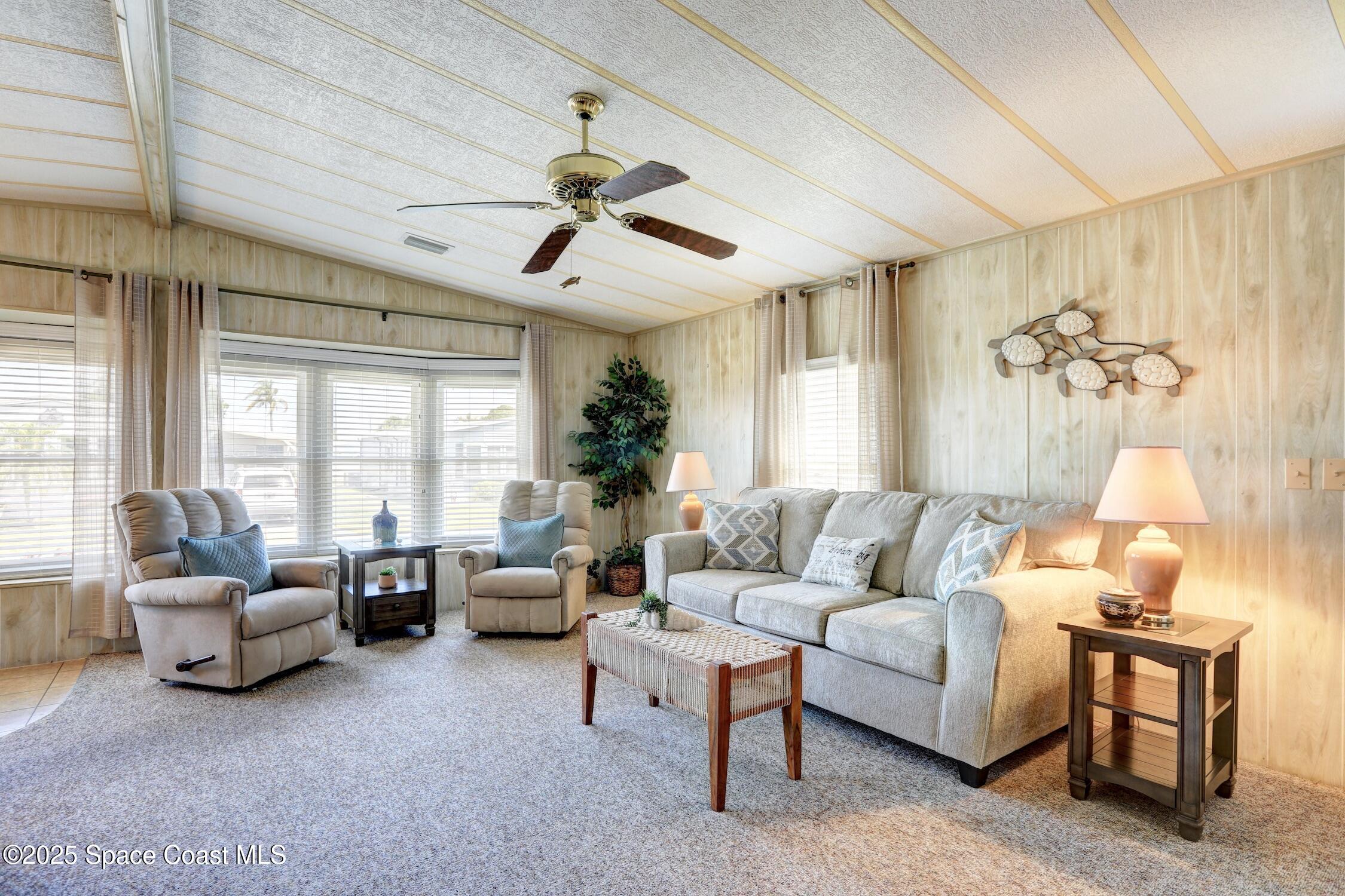 809 Oleander Circle