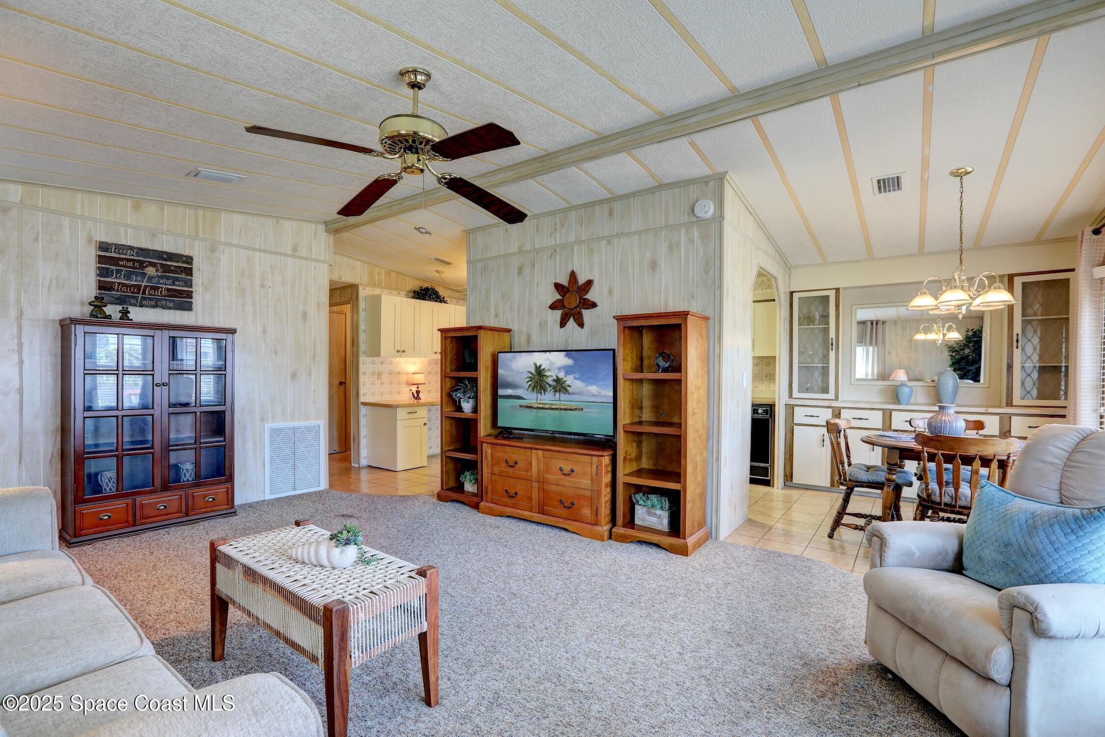 809 Oleander Circle