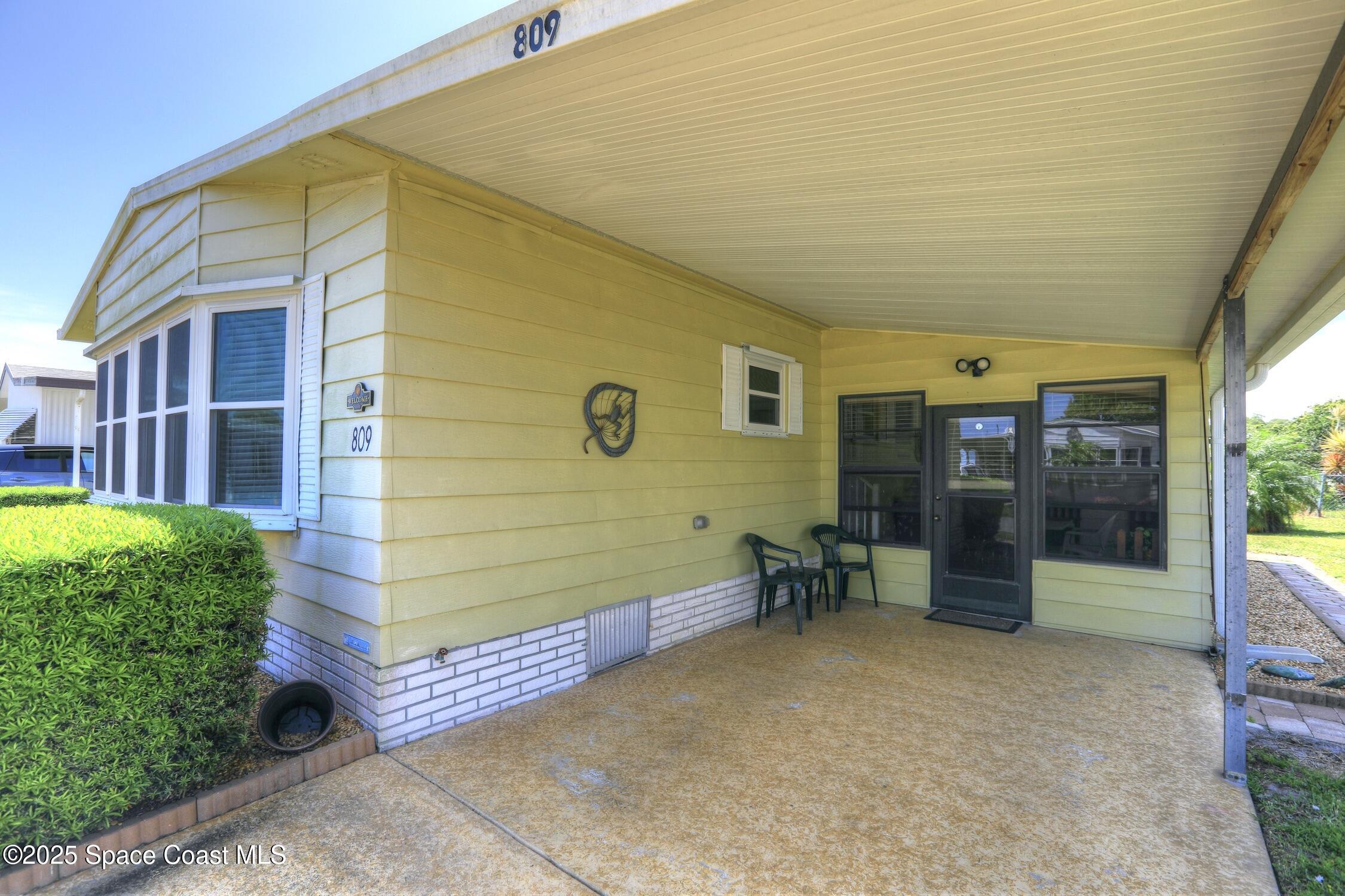 809 Oleander Circle