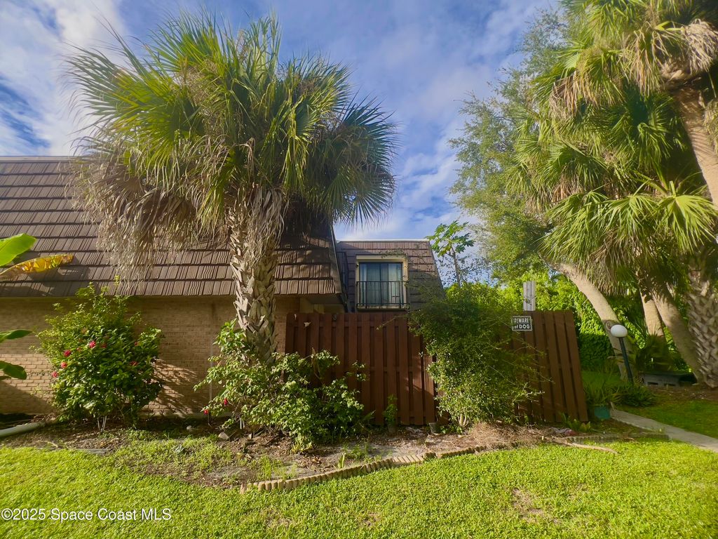 Photo of 3115 Vista Oaks Circle NE, Palm Bay, FL 32905 (MLS # 1057243)