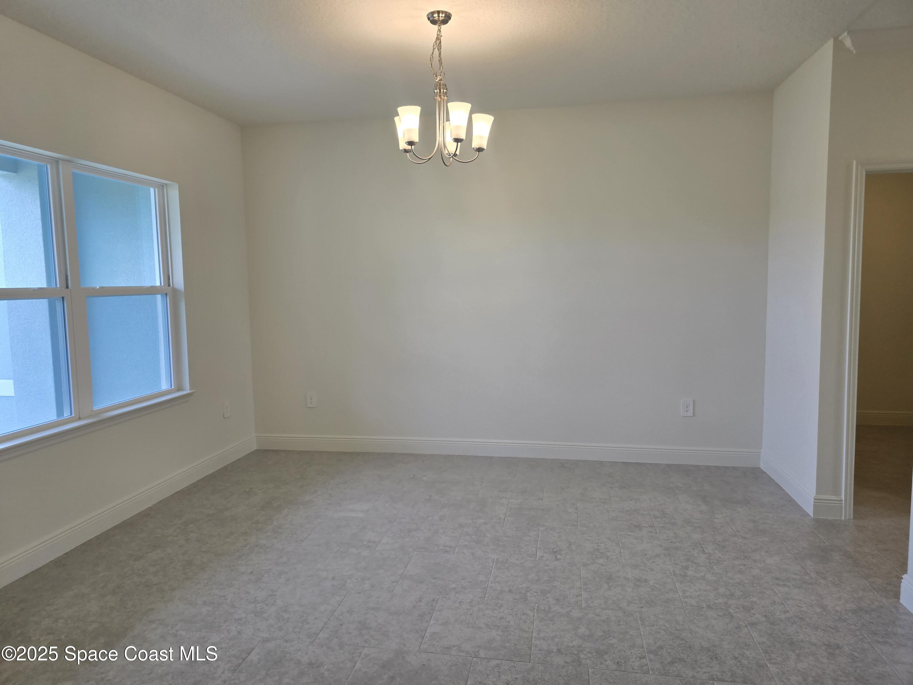 171 Battersea Avenue NE