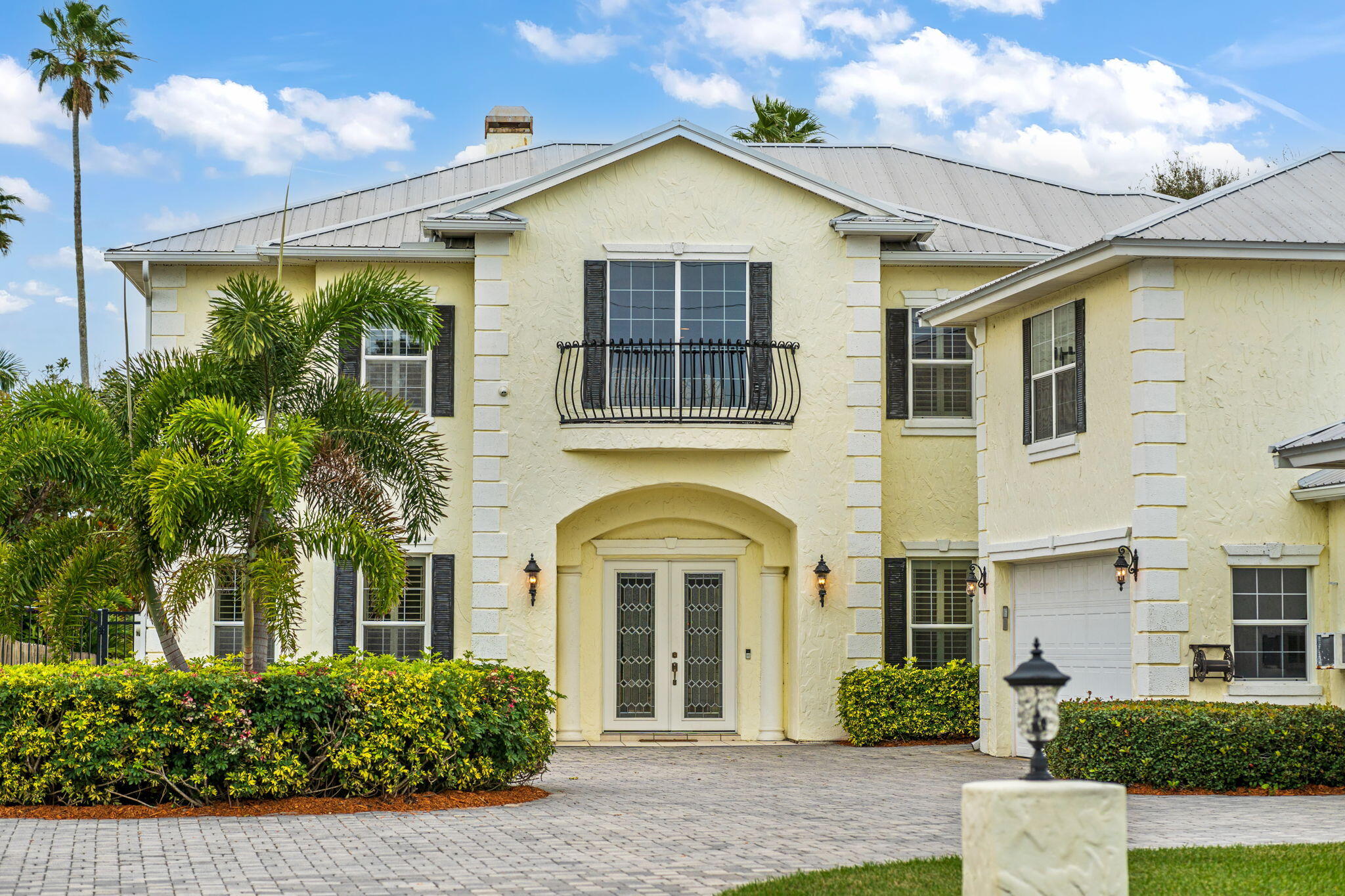 500 S Riverside Drive
