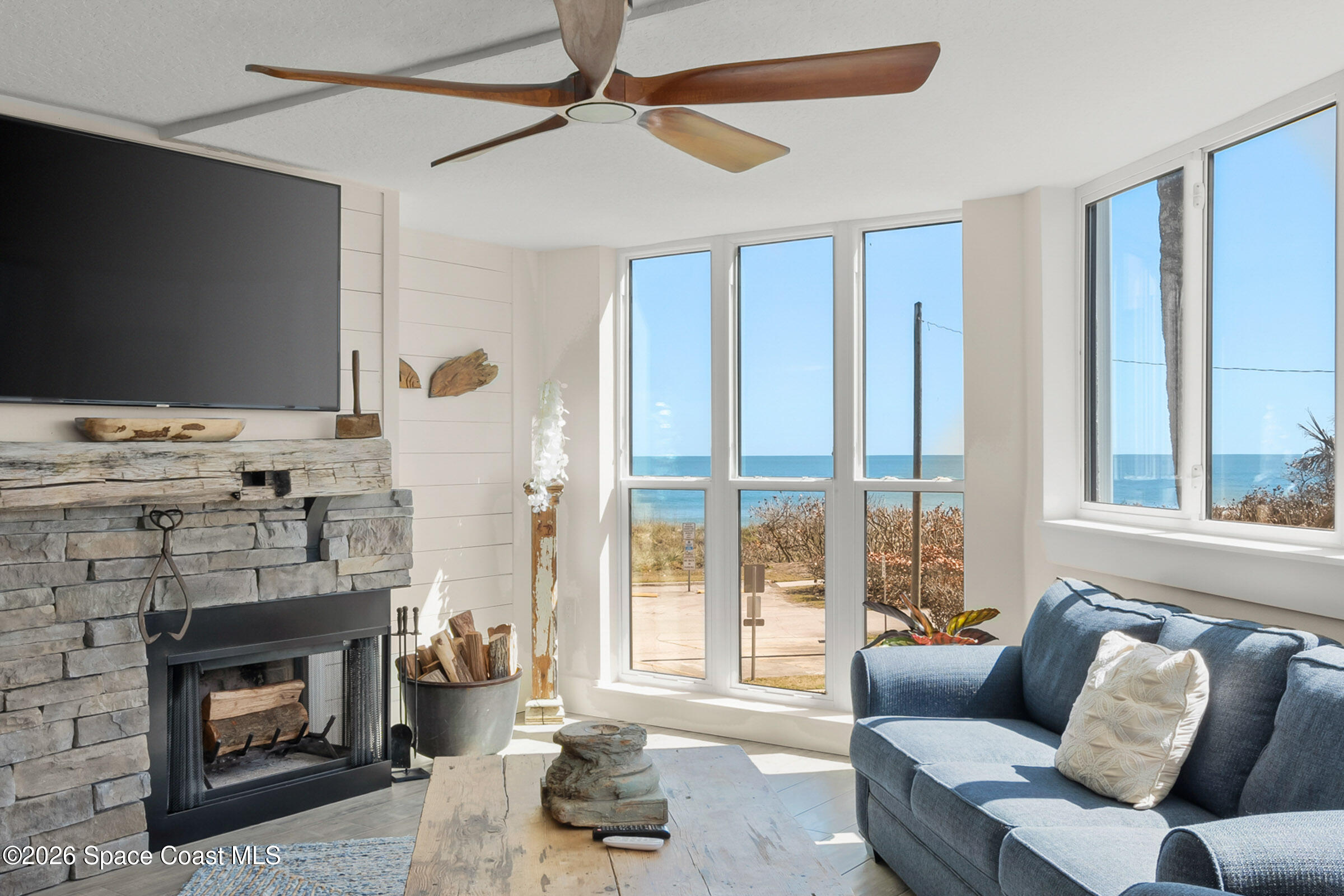 700 Wave Crest Avenue 206