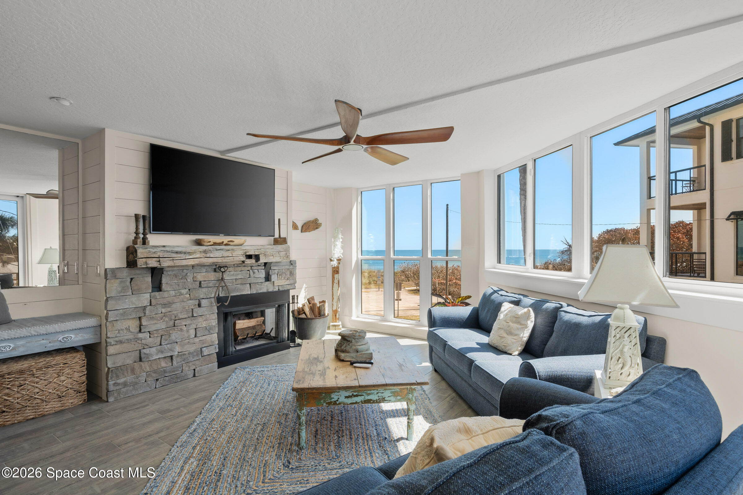 700 Wave Crest Avenue 206