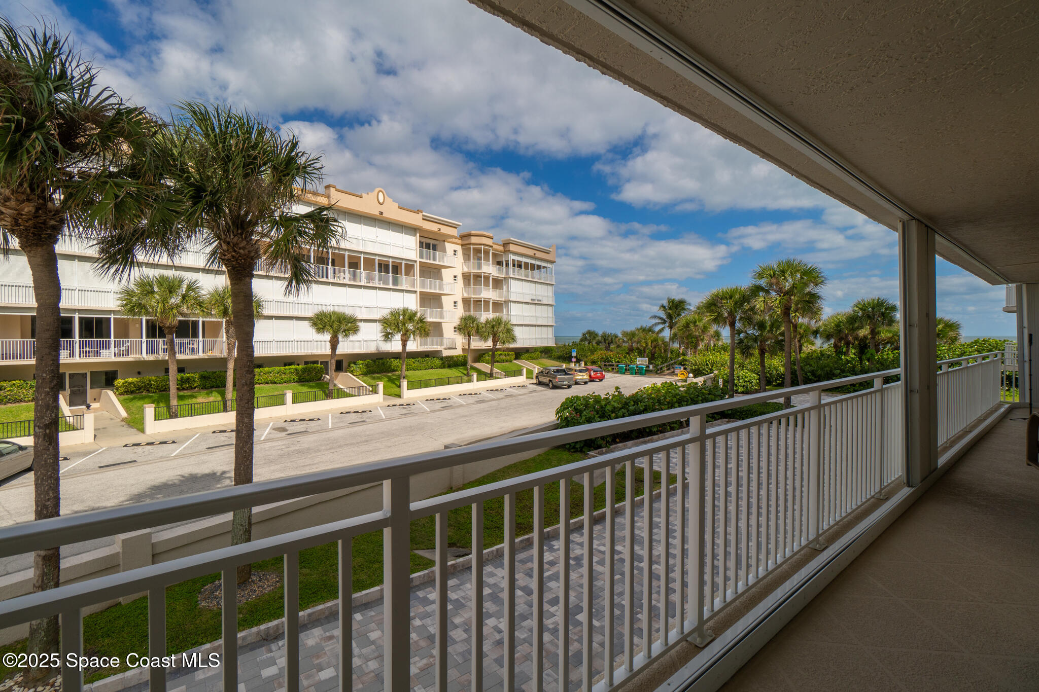 425 Buchanan Avenue 201