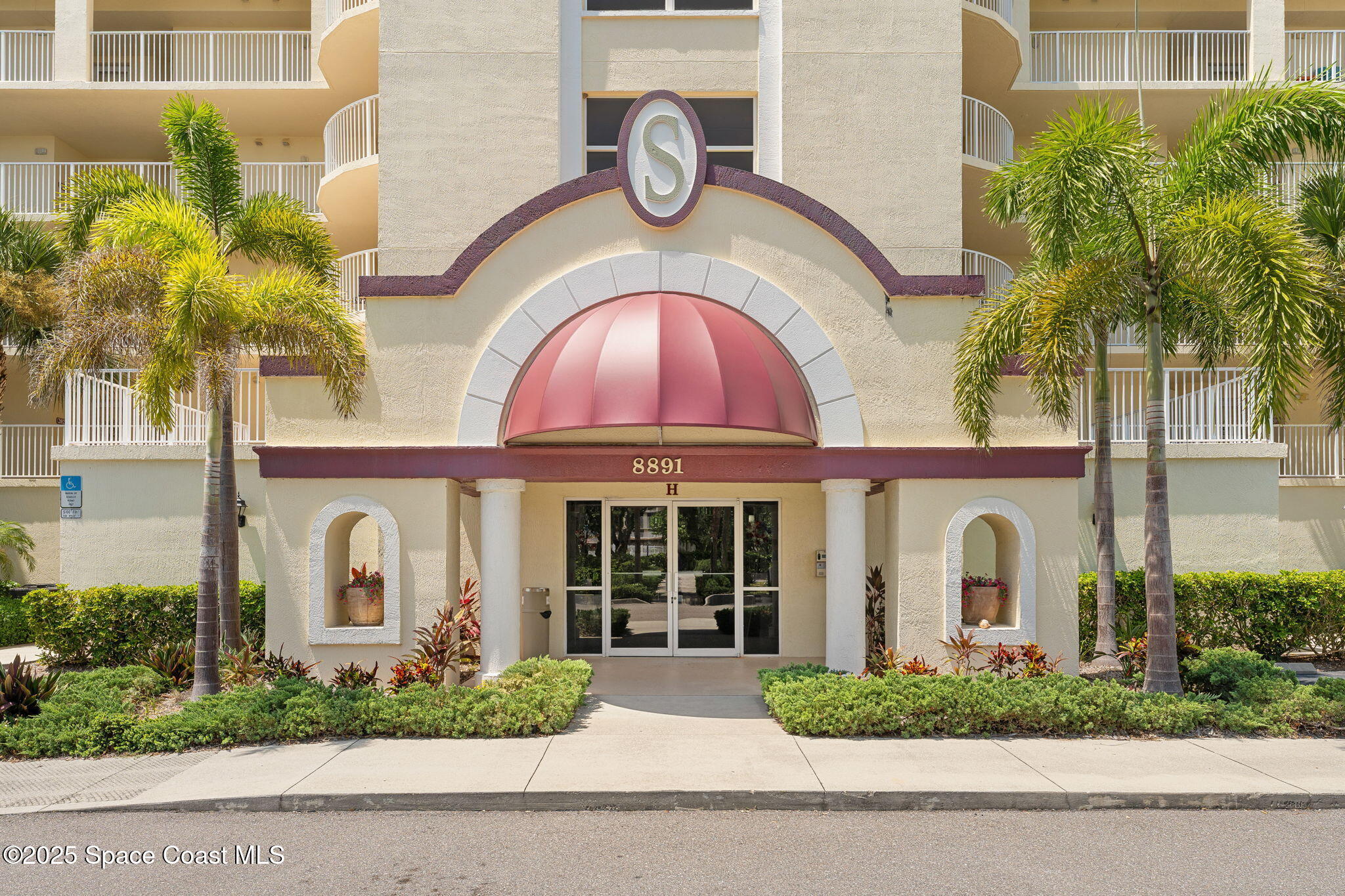 Solana Lake Cape Canaveral - Cocoa Beach Condo Gallery, image size:2048x1365