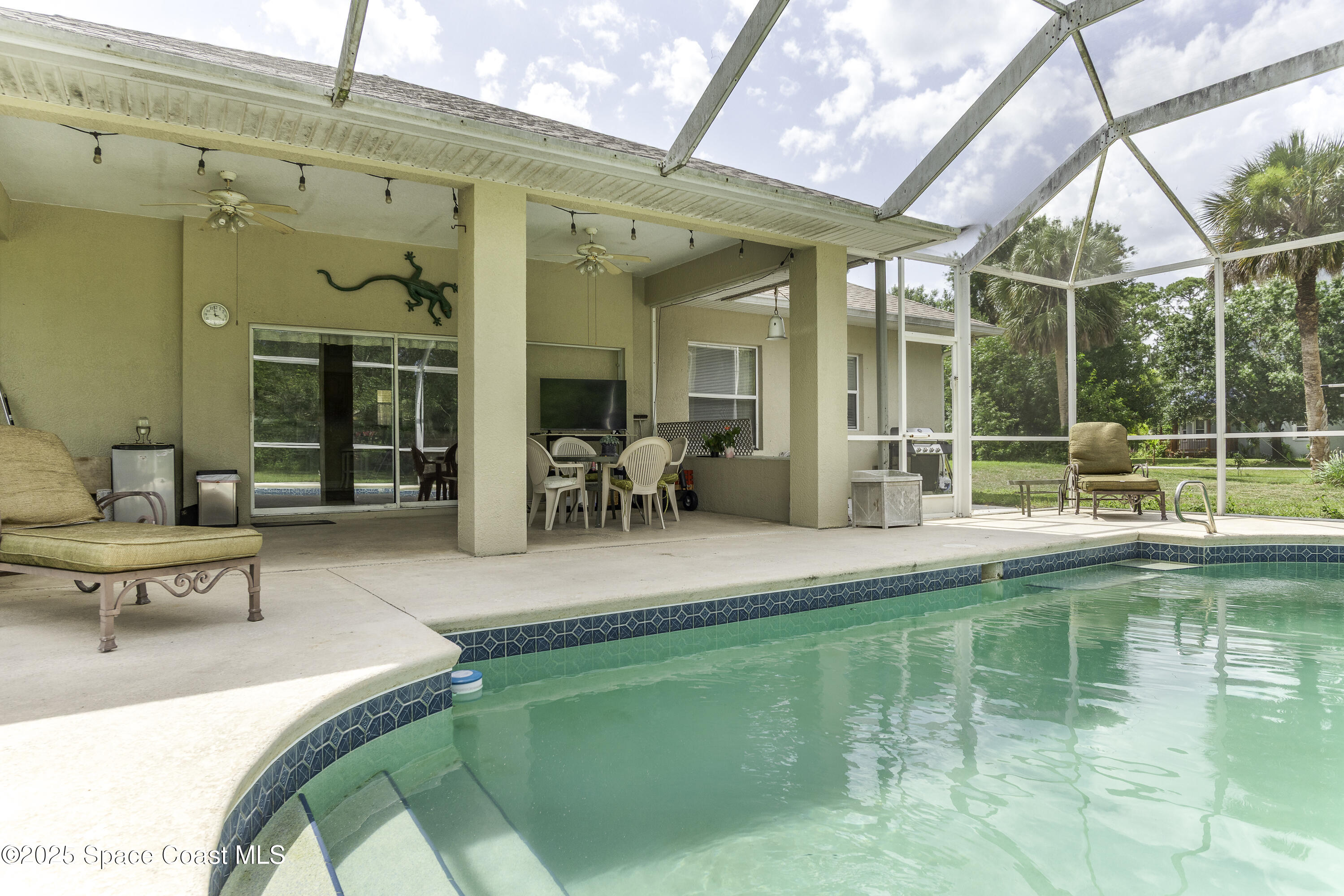 386 Valencia Road