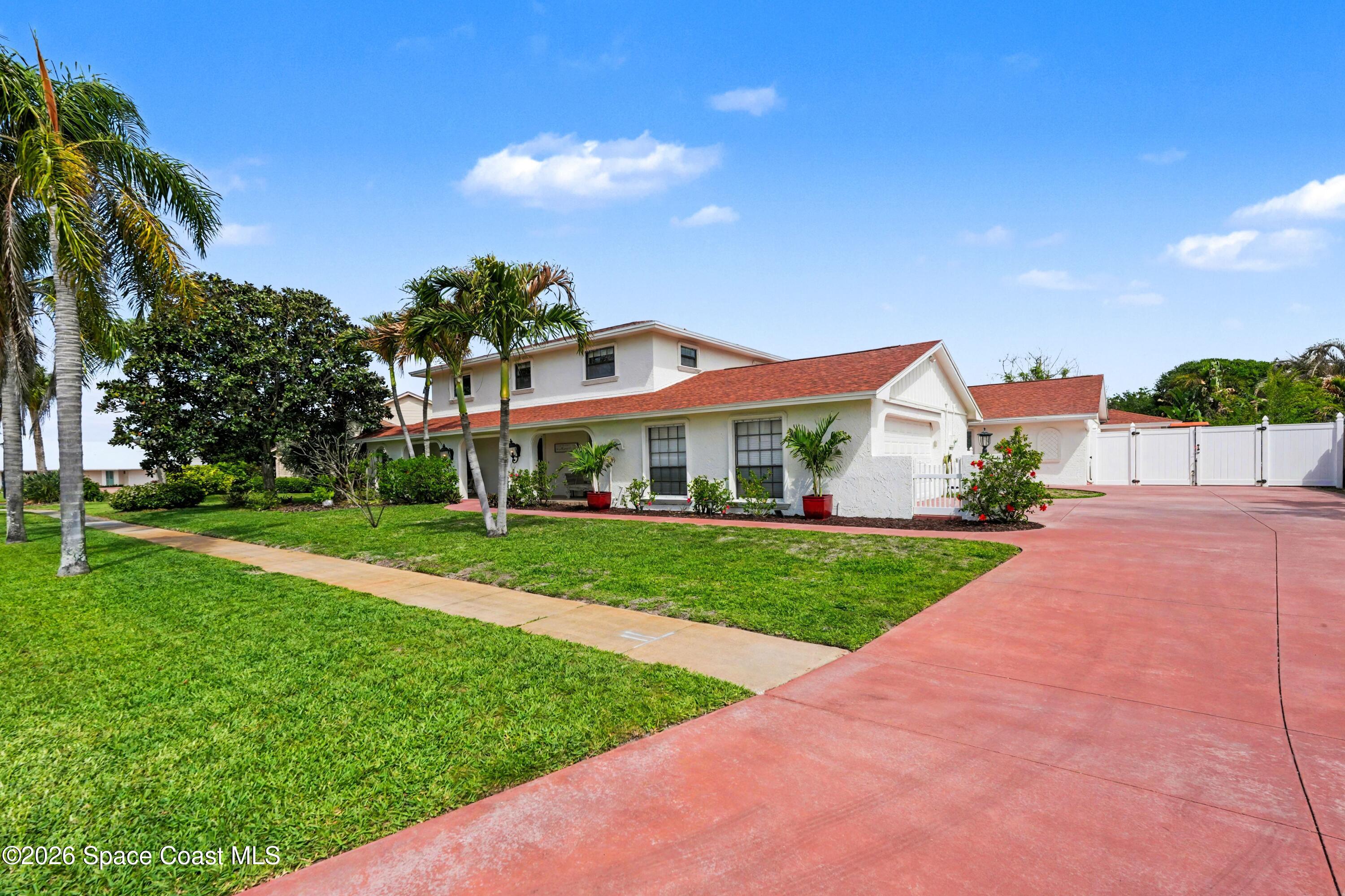 350 Amberjack Place E