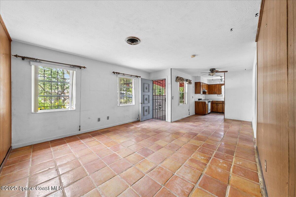 979 Bouganvillea Drive