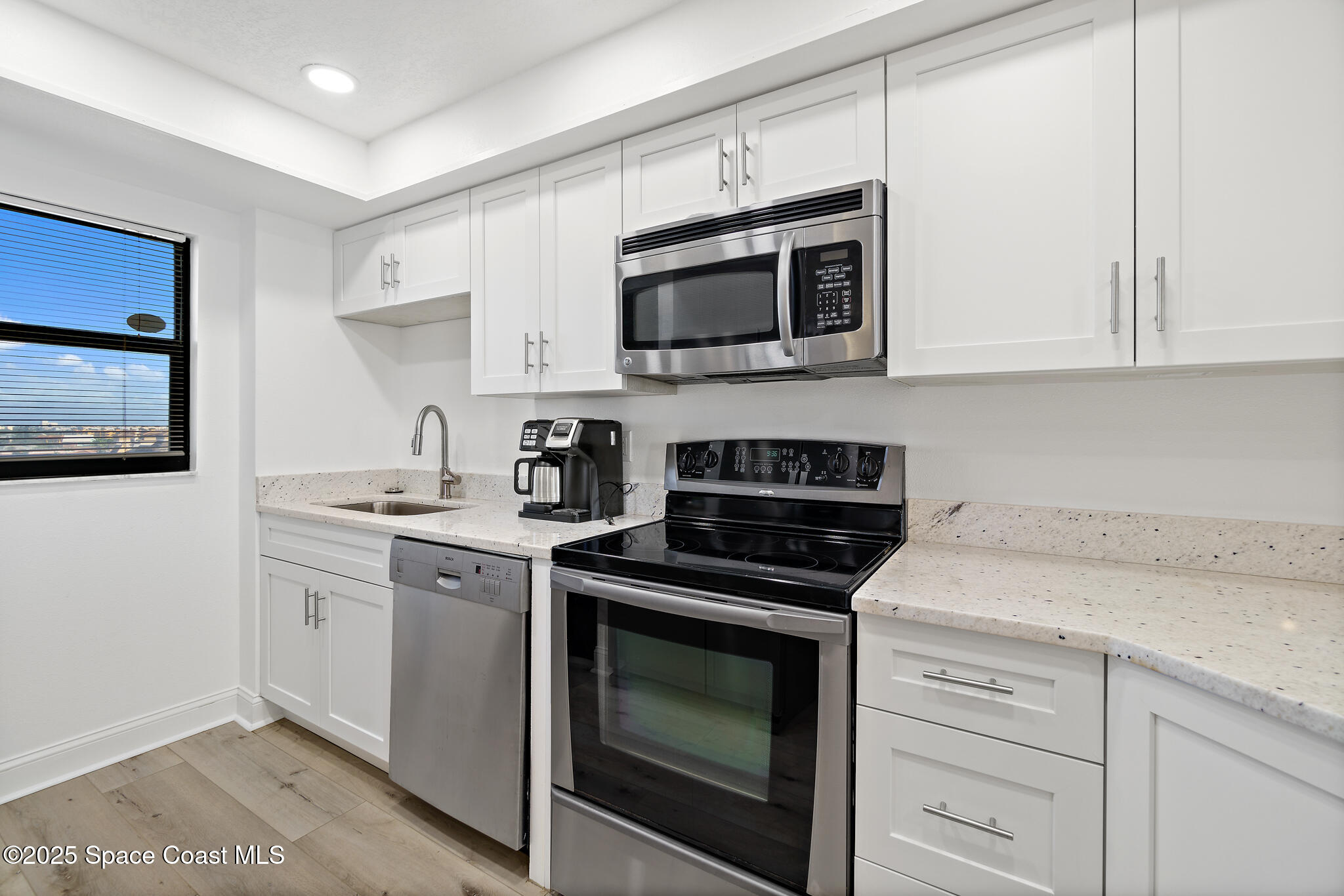 7520 Ridgewood Avenue 805