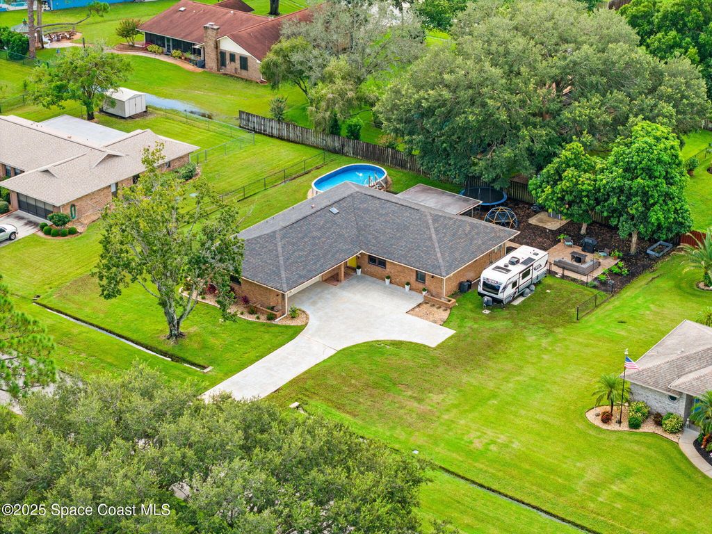 Photo of 130 Nesbitt Street NE, Palm Bay, FL 32907 (MLS # 1056974)