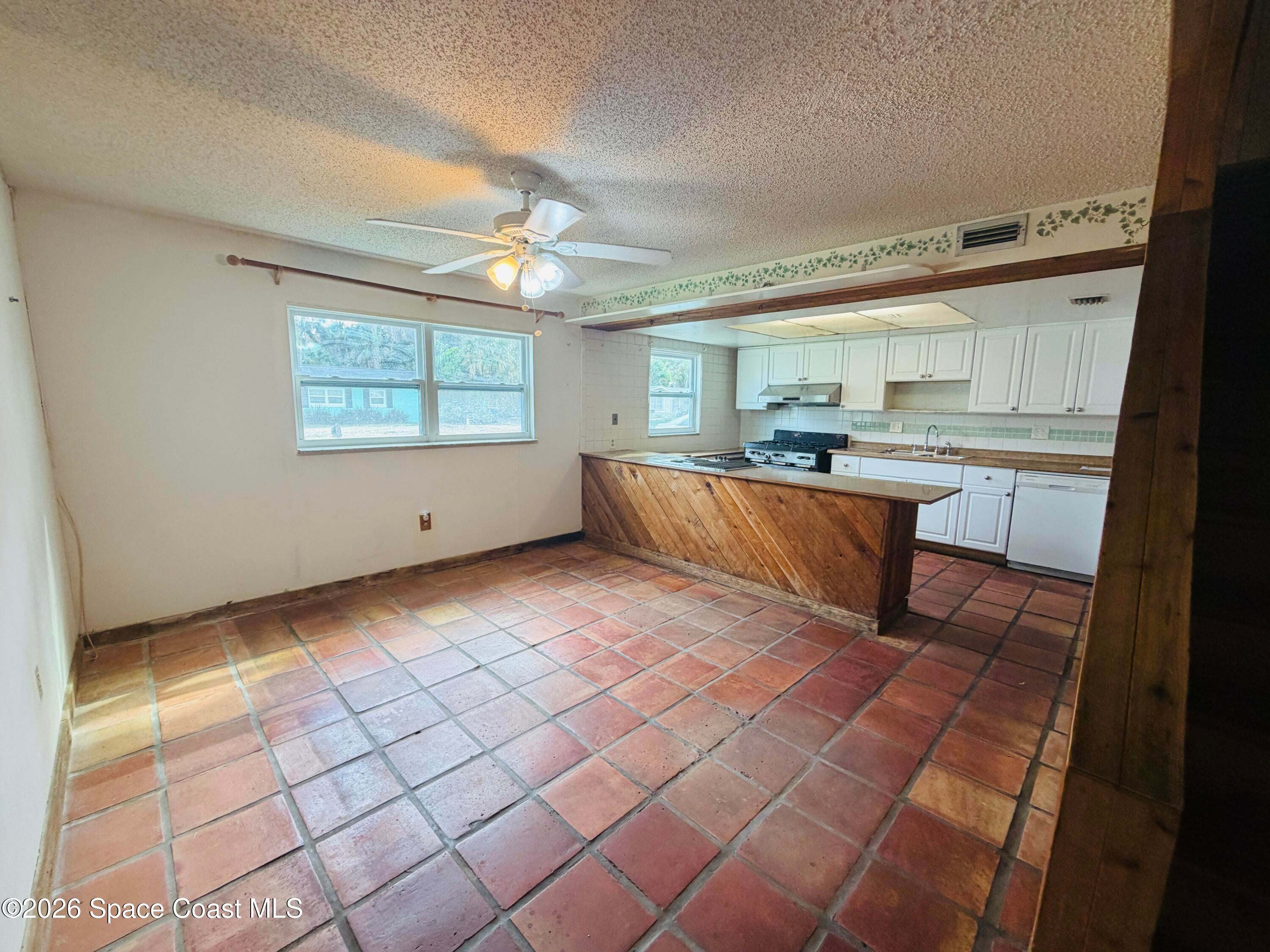 440 Pine Boulevard