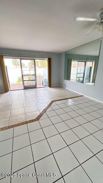 120 E Colonial Court 47