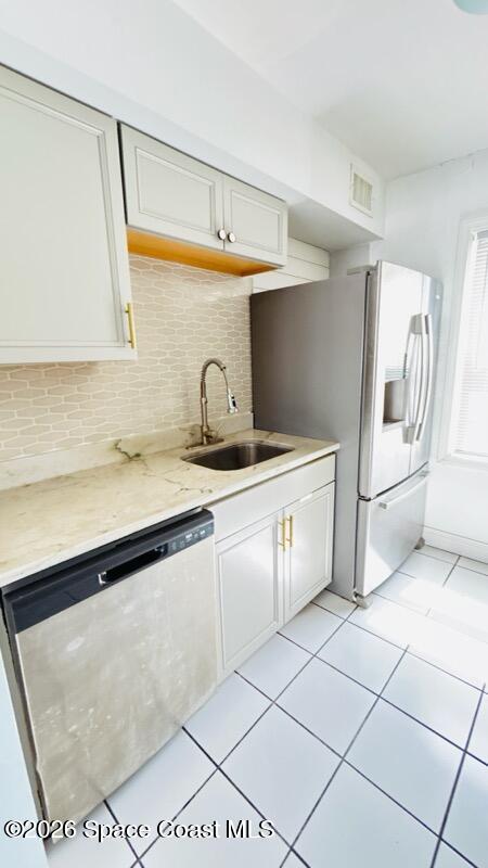 120 E Colonial Court 47
