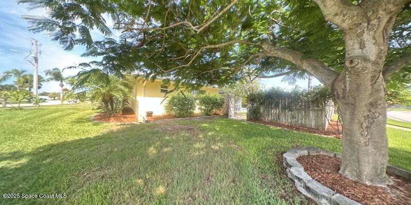 699 Bimini Road