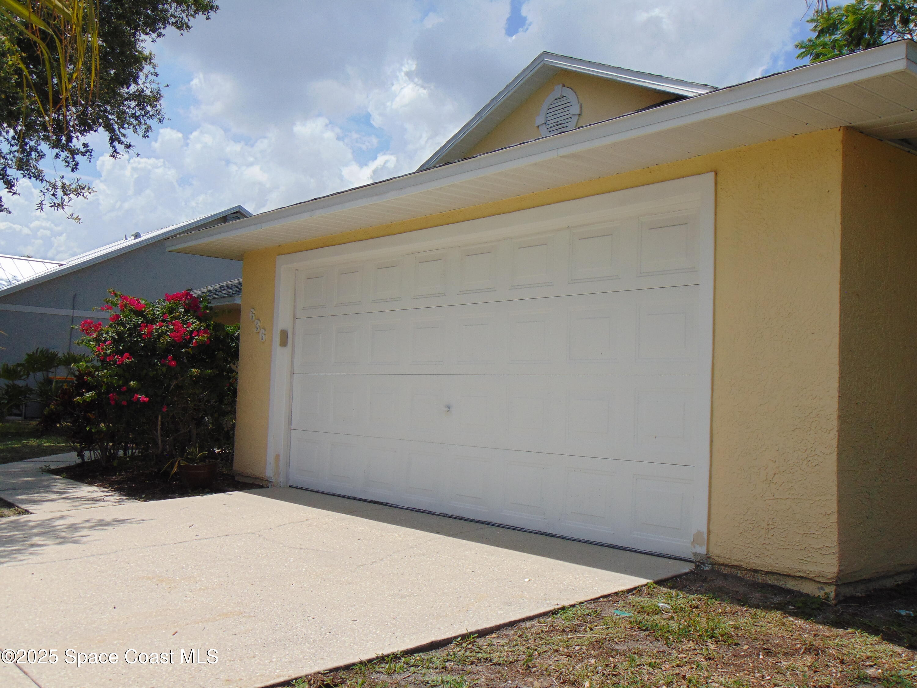 636 Fishtail Palm Boulevard