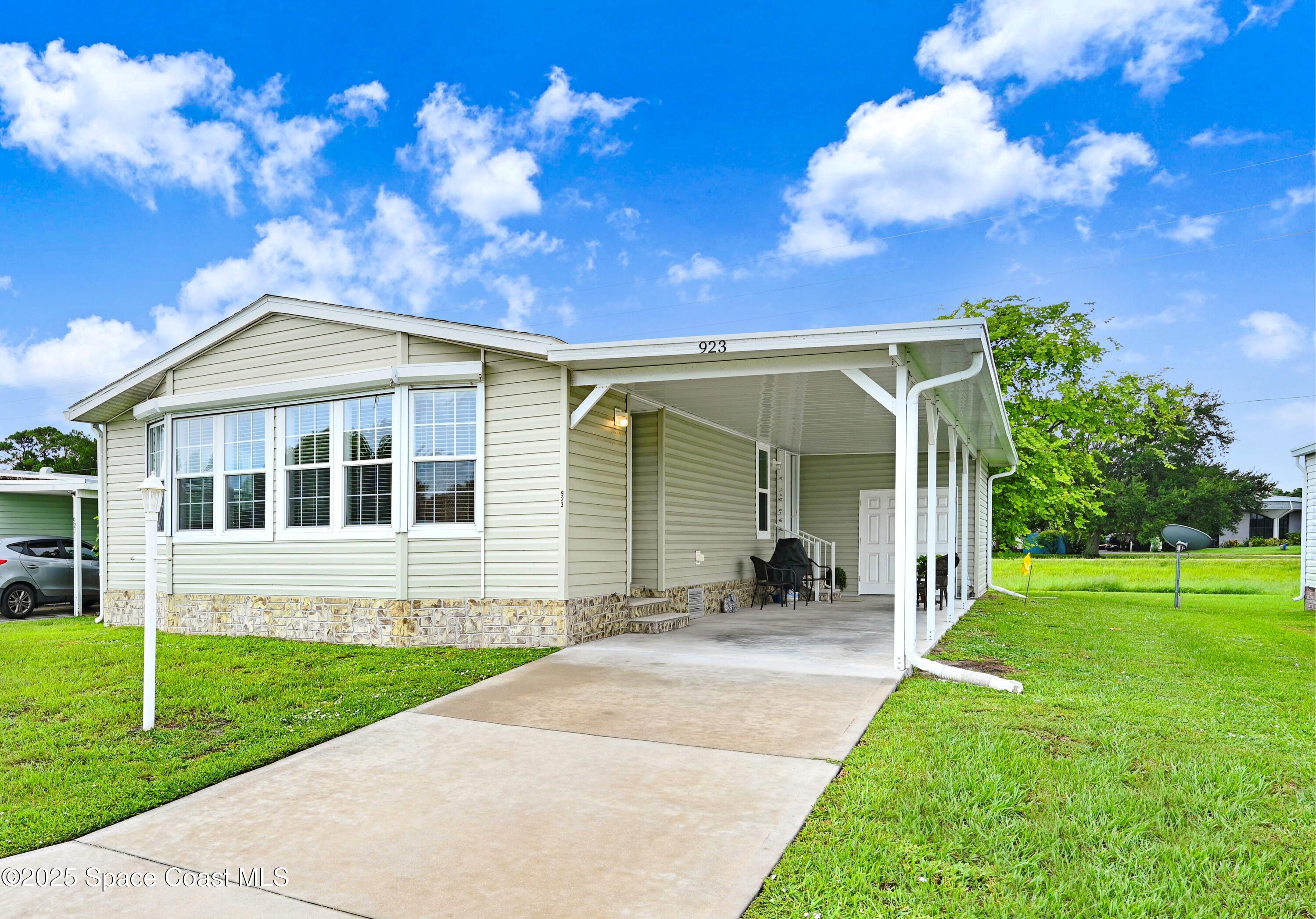 923 Vireo Drive
