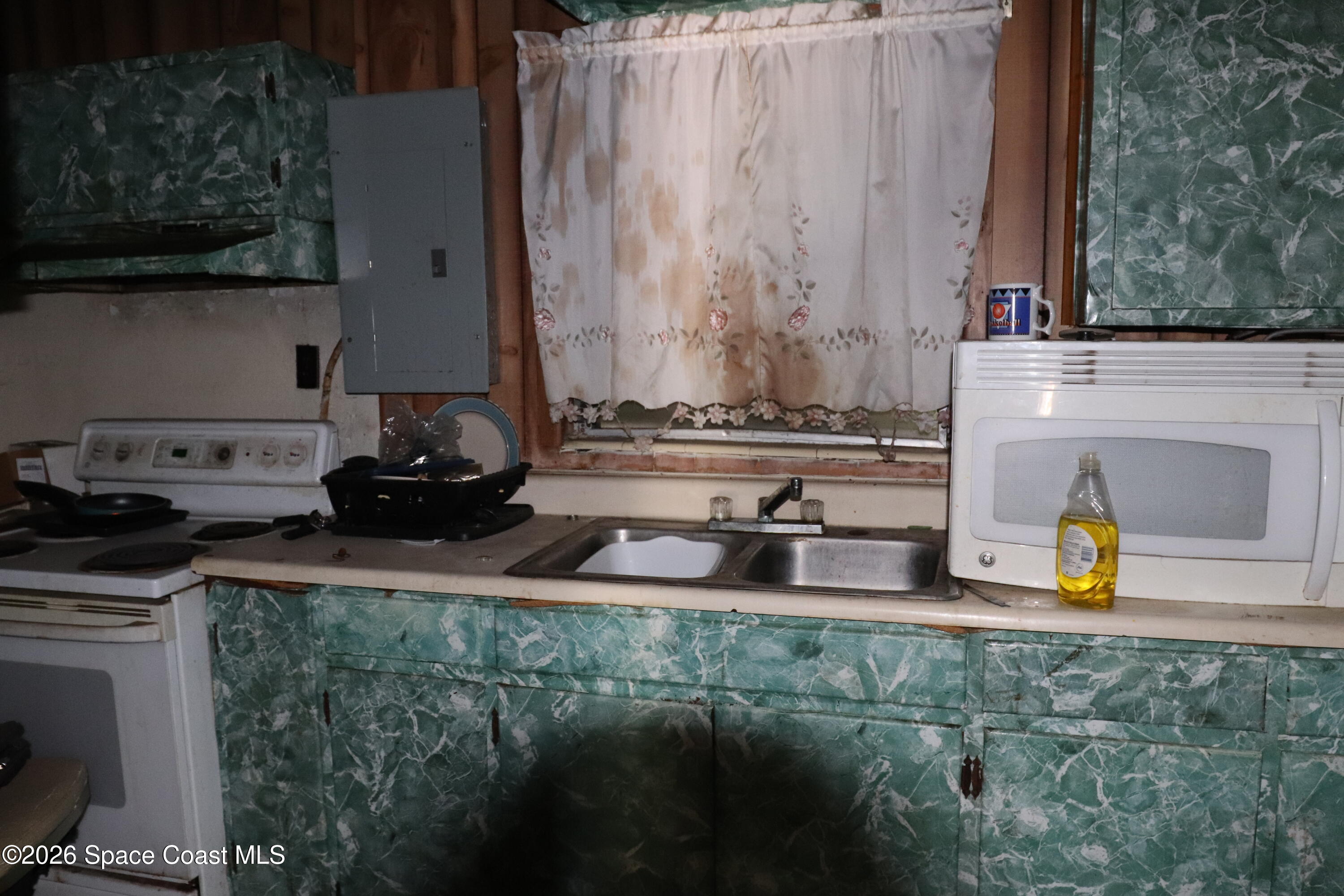 14 N Fiske Boulevard