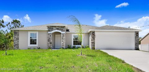566 Forrest Hills Street SW Palm Bay FL 32908