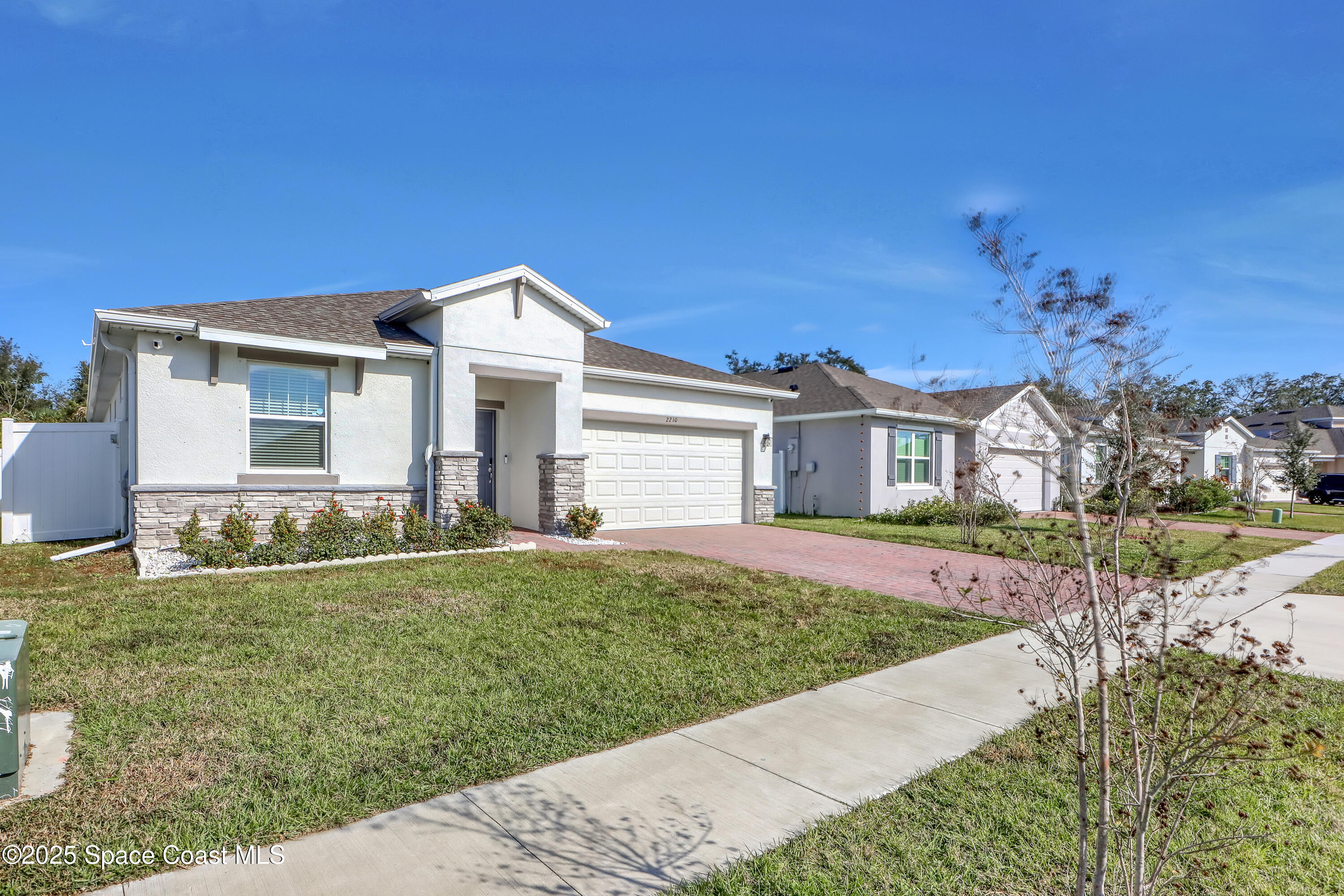 2210 Arctic Circle