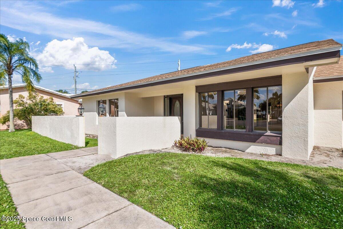 338 Coral Way W
