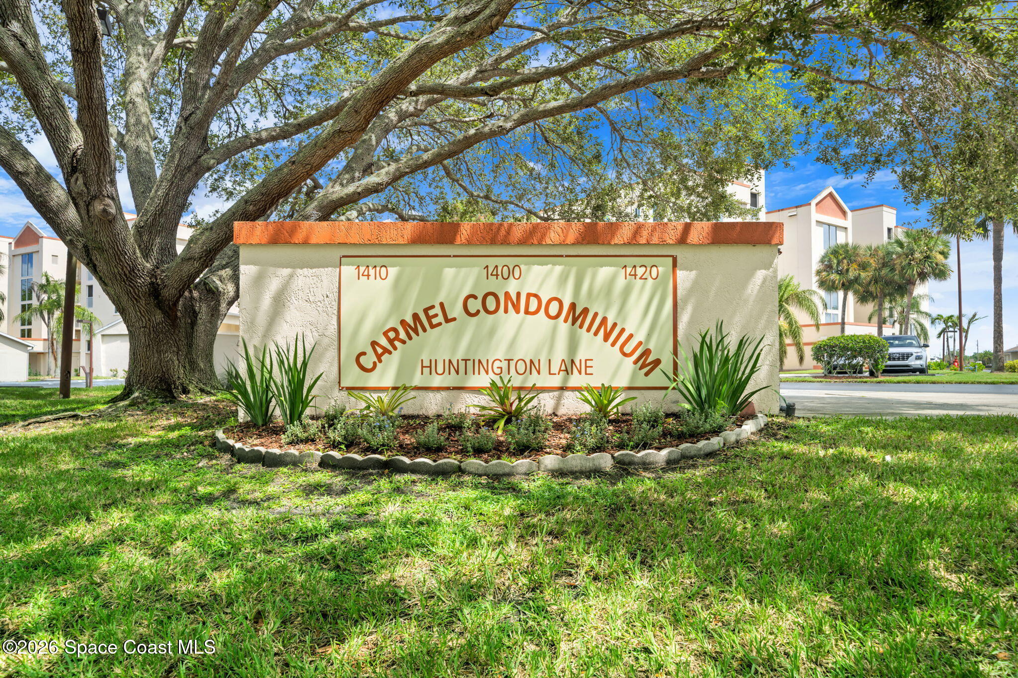 1420 Huntington Lane 2406