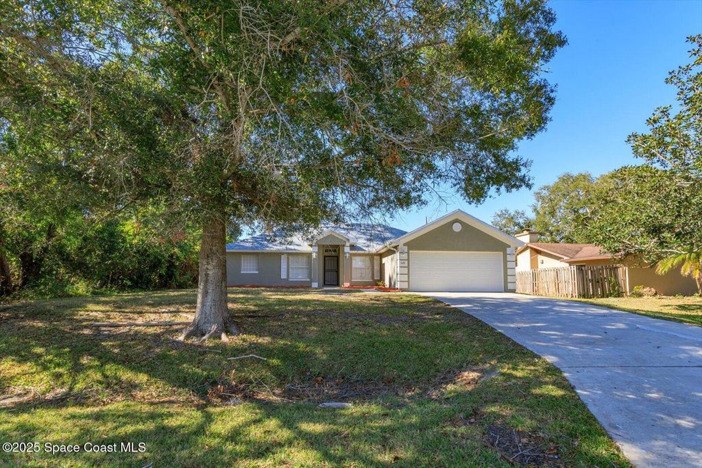 Photo of 426 Ash Street, Sebastian, FL 32958 (MLS # 1044877)