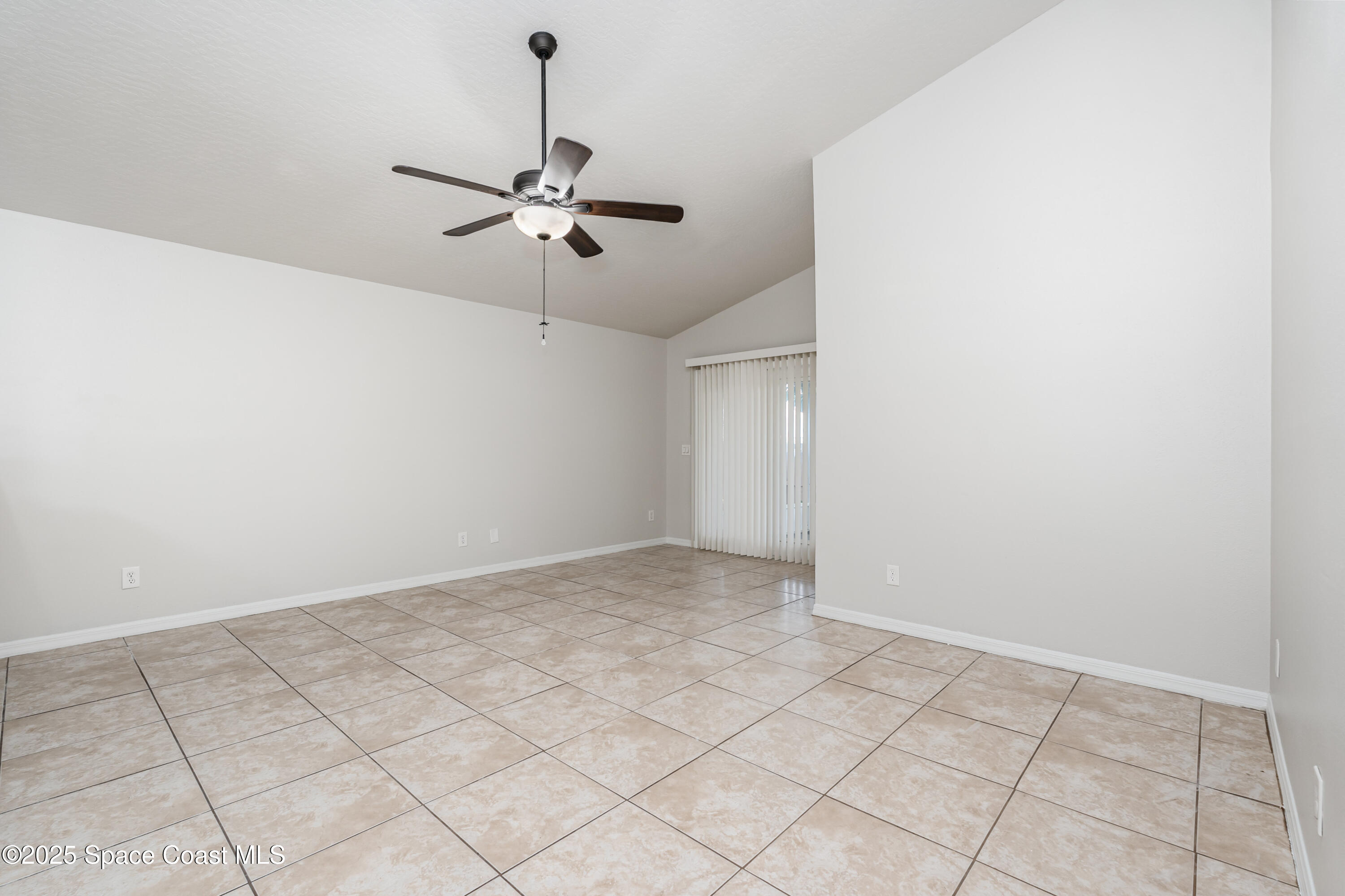 320 W Myrtlewood Road