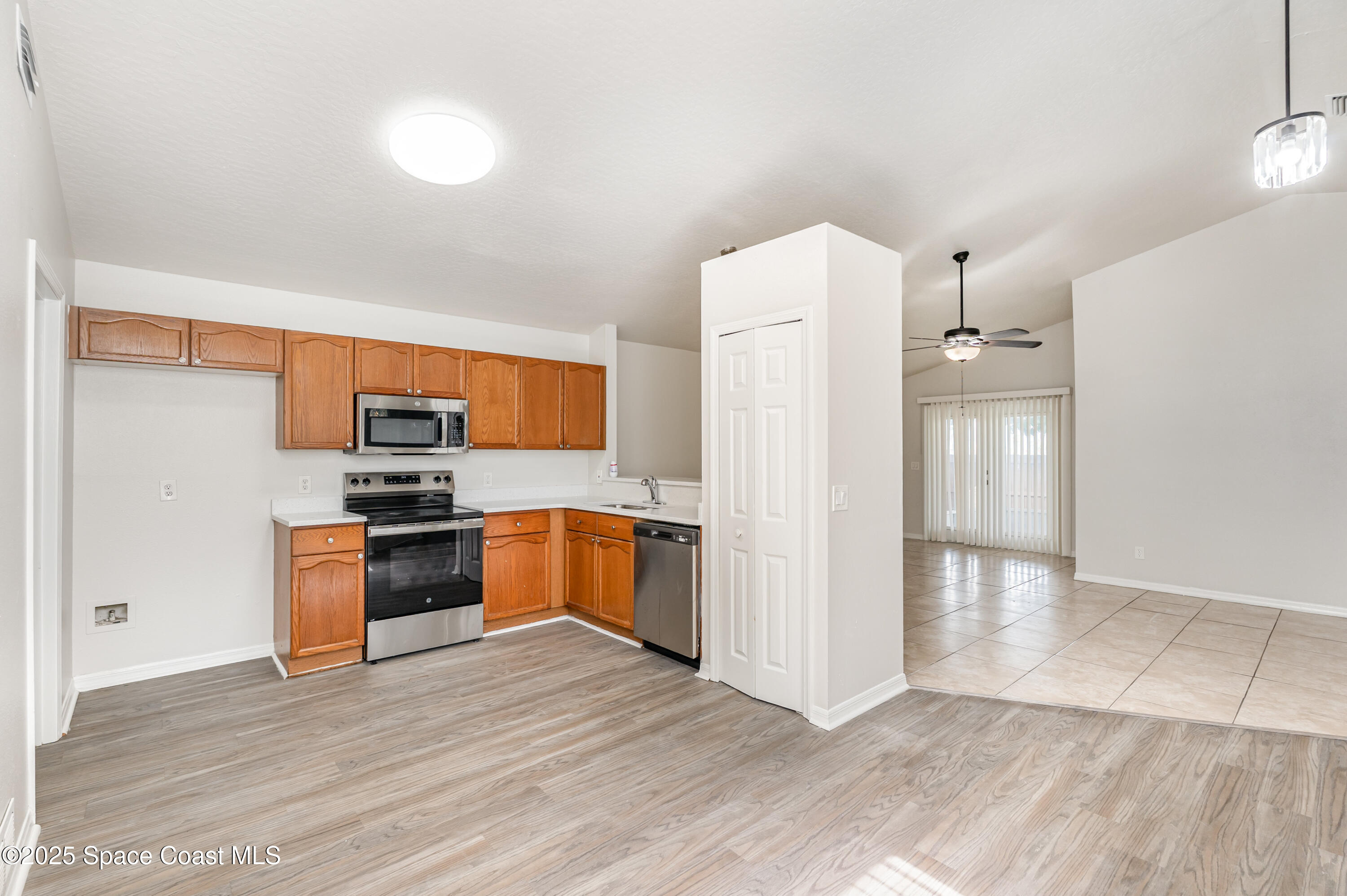 320 W Myrtlewood Road
