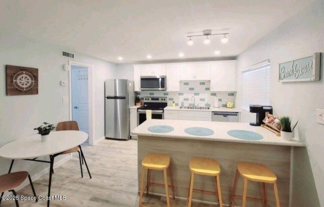 7605 Ridgewood Avenue 14