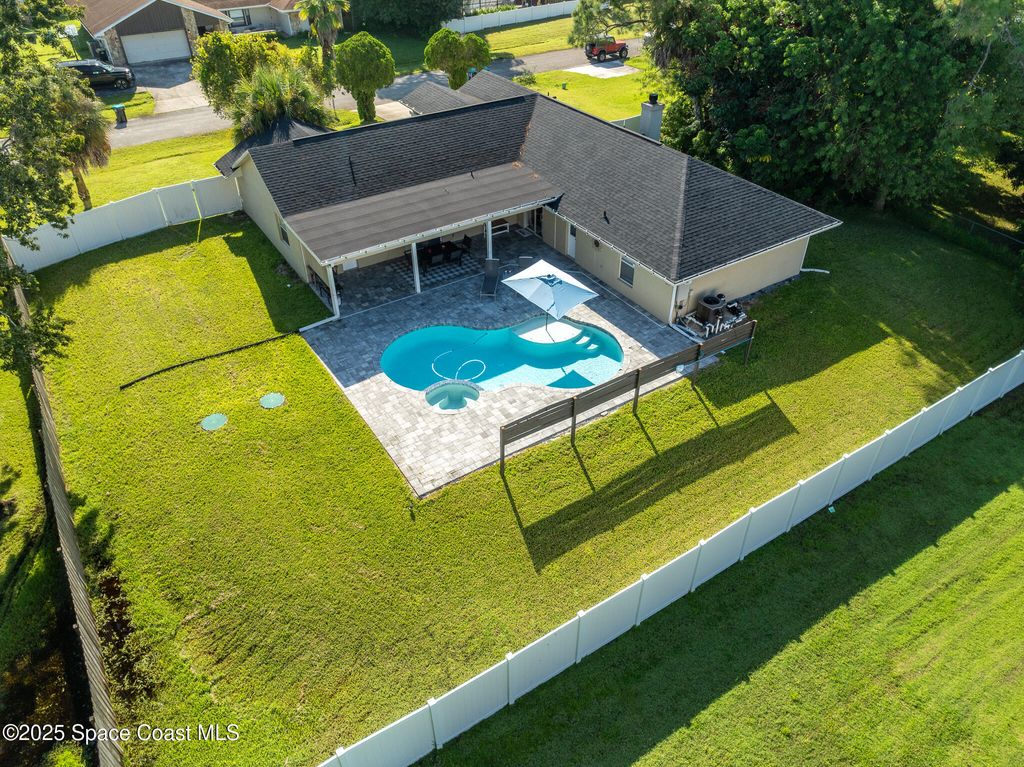 Photo of 920 Pellam Avenue NE, Palm Bay, FL 32907 (MLS # 1057359)