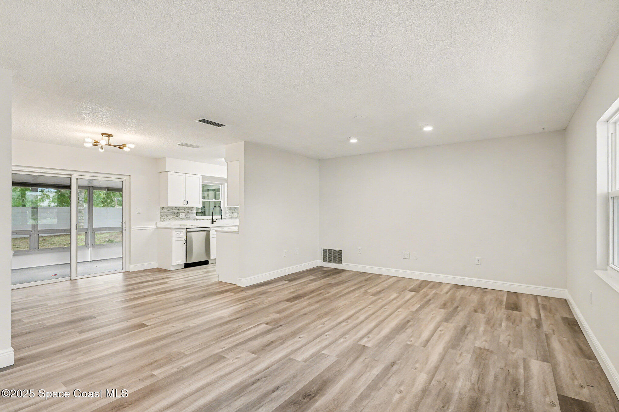 1015 Woodsmere Parkway