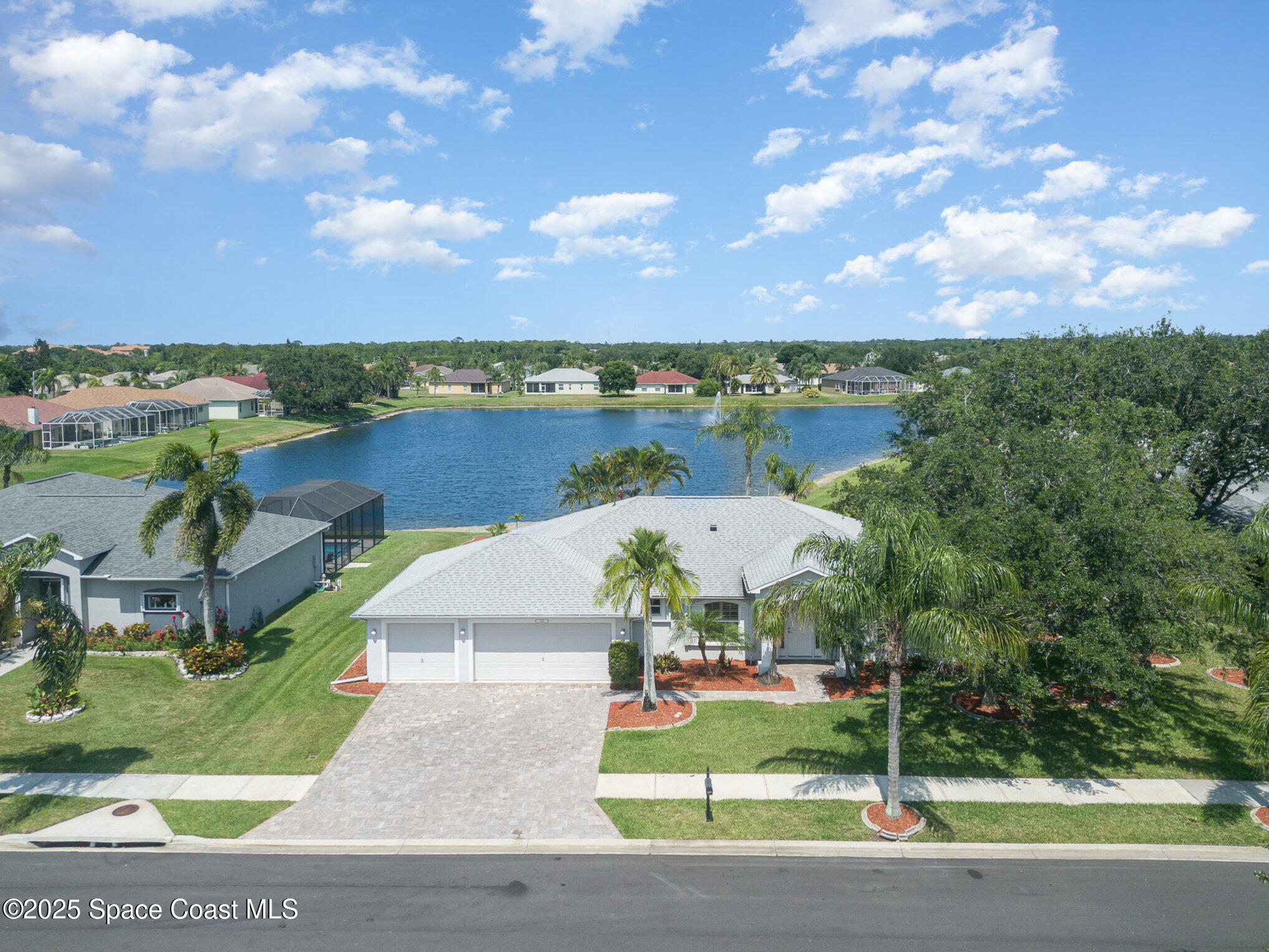 1555 Knoll Ridge Drive