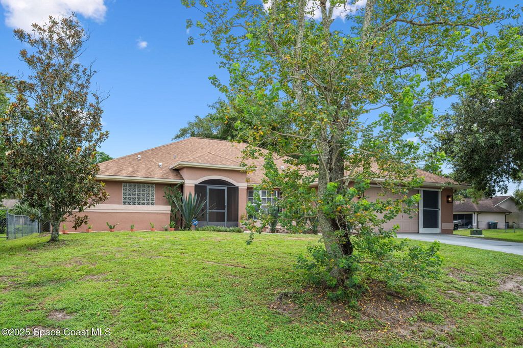 Photo of 1601 Kanabec Avenue NW, Palm Bay, FL 32907 (MLS # 1056813)