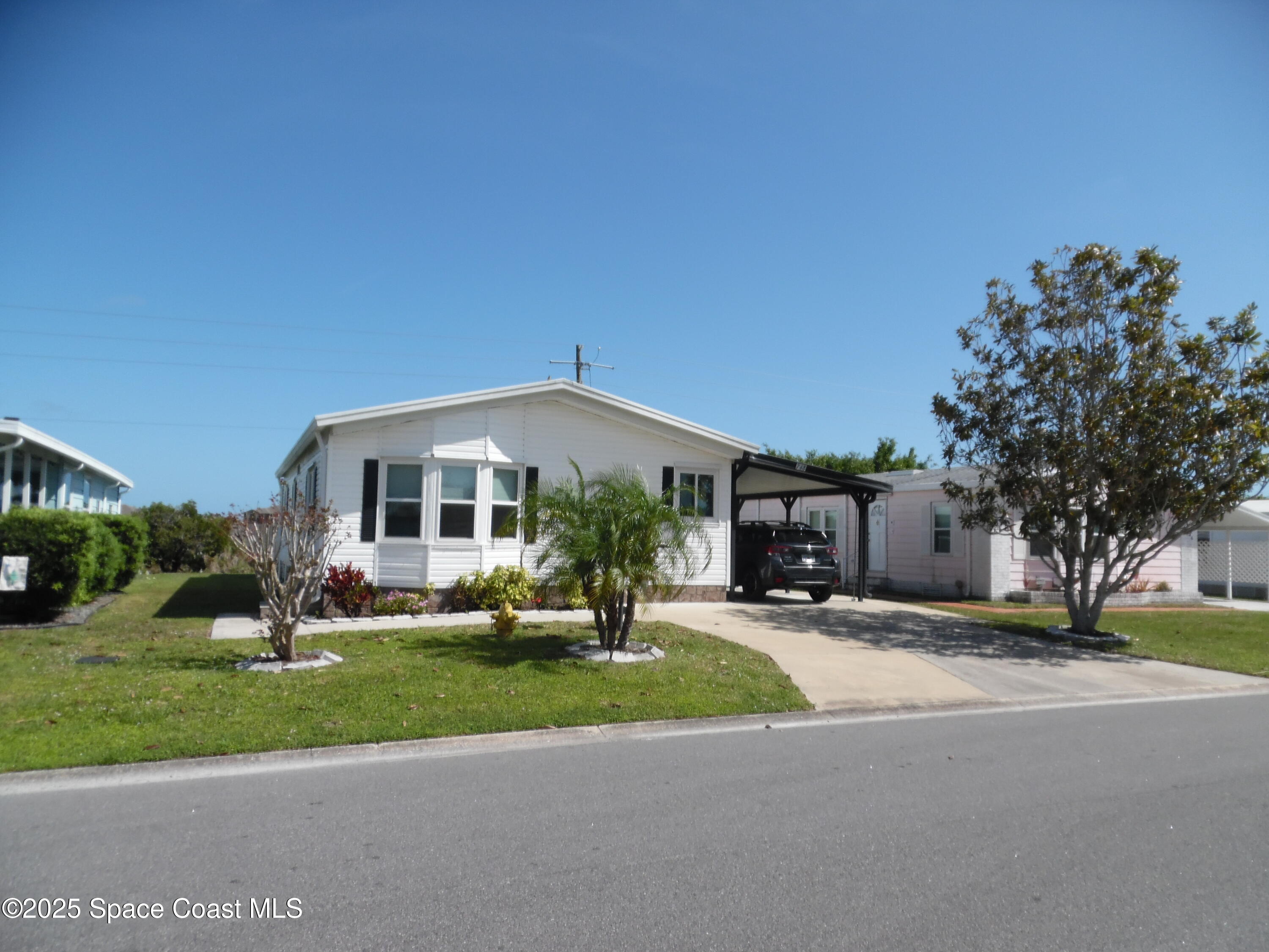 748 Gladiolus Drive