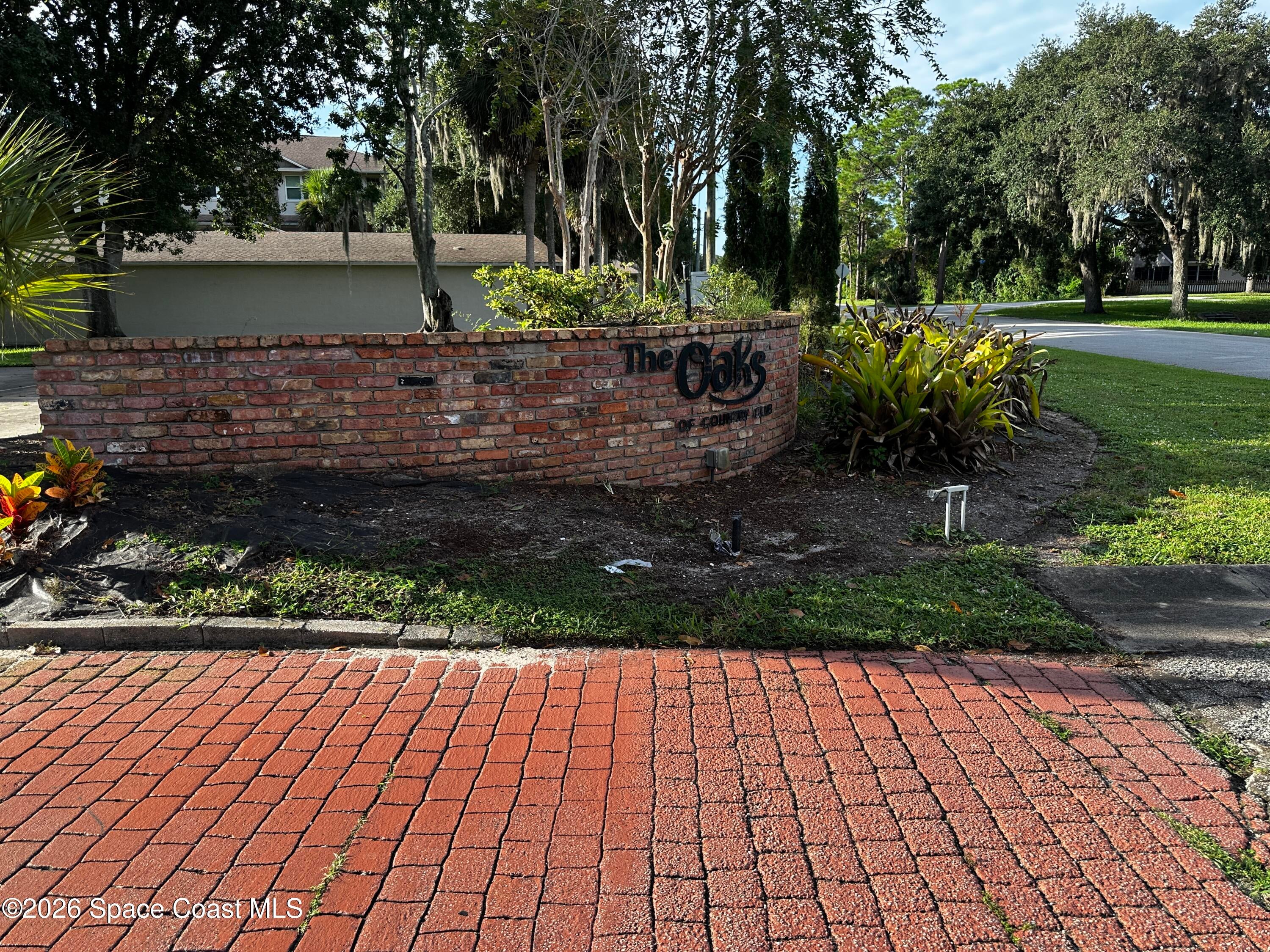 1600 Woodland Drive 8211