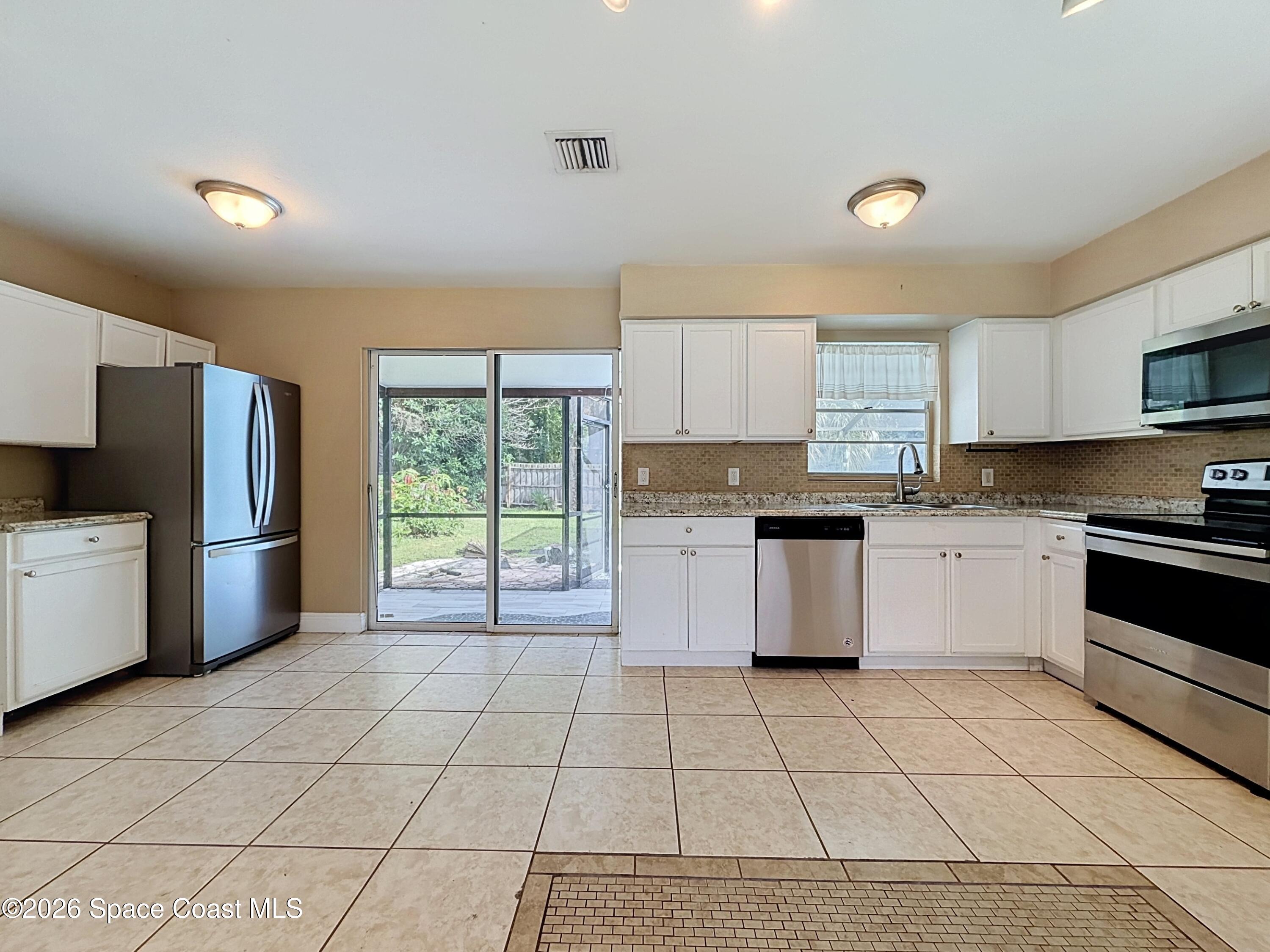 2587 Stratford Drive 2587